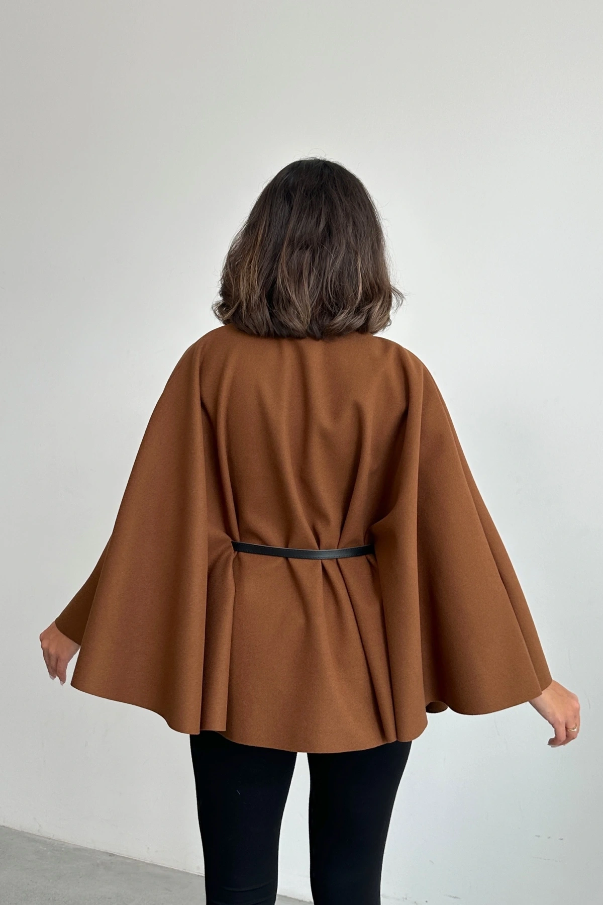 Kadın Taba Gold Düğme ve Kemer Detaylı Kaşe Panço Ceket