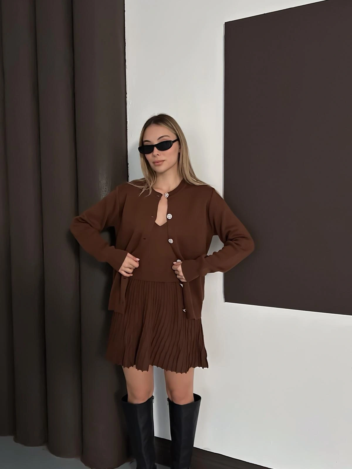 Kadın Kahverengi Hırka Crop Etek Üçlü Triko Takım