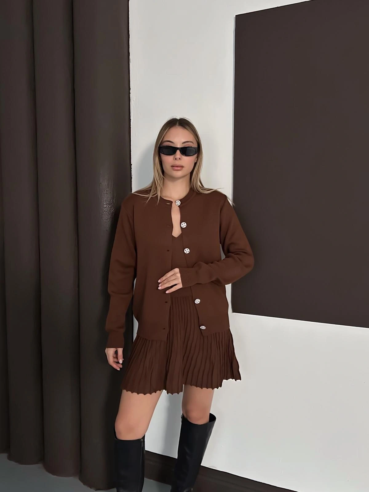 Kadın Kahverengi Hırka Crop Etek Üçlü Triko Takım