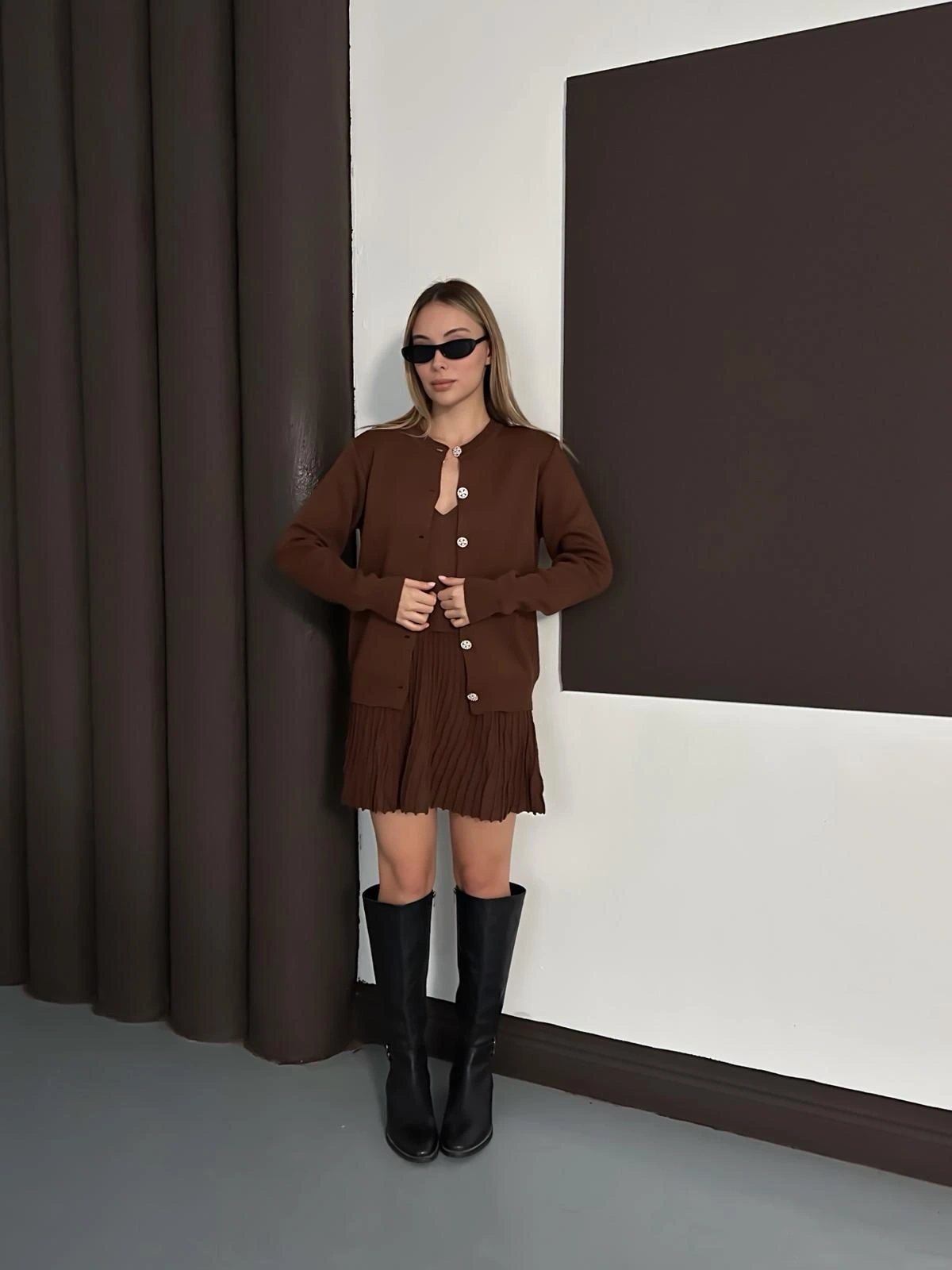 Kadın Kahverengi Hırka Crop Etek Üçlü Triko Takım