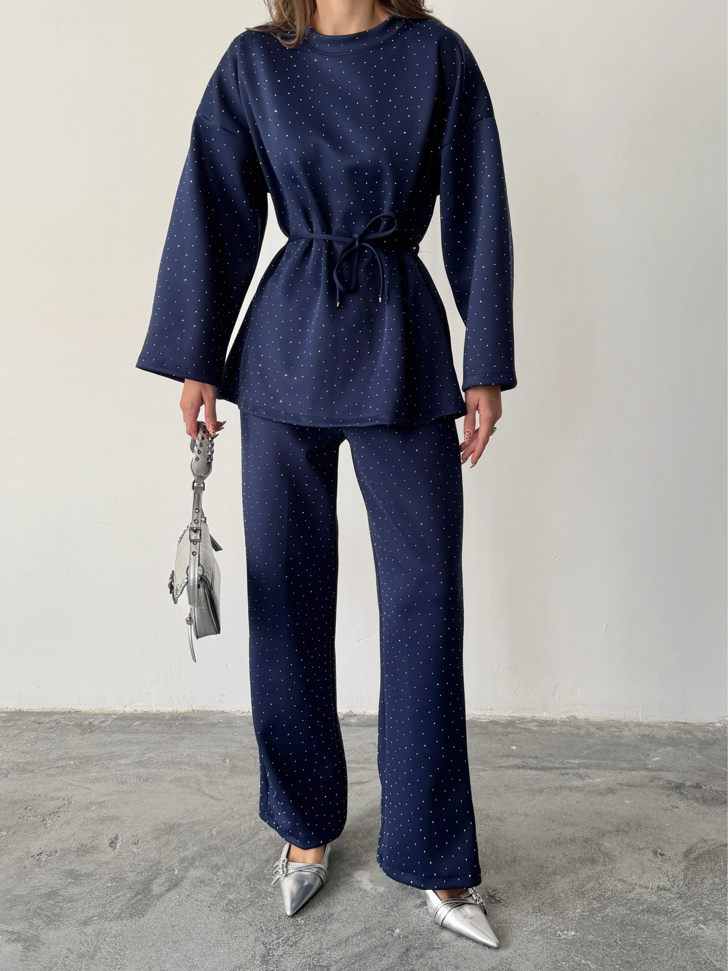 Kadın Lacivert Taş İşlemeli Bel Bağlama Detaylı Bluz Pantolon Alt Üst İkili Takım