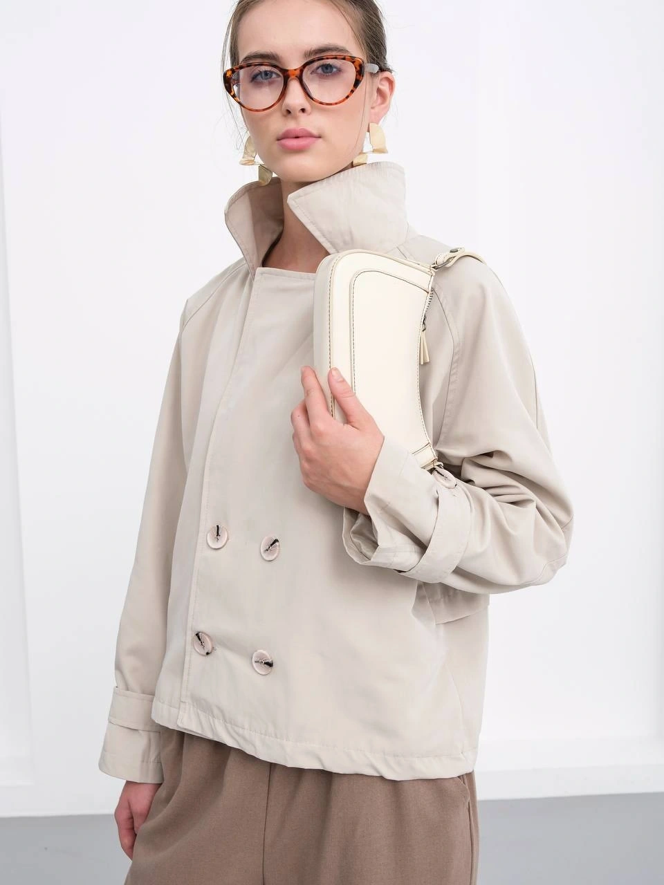 Kadın Çift Düğme detaylı Kruvaze Yaka Astarlı Kısa Premium Kalite Trençkot Ceket