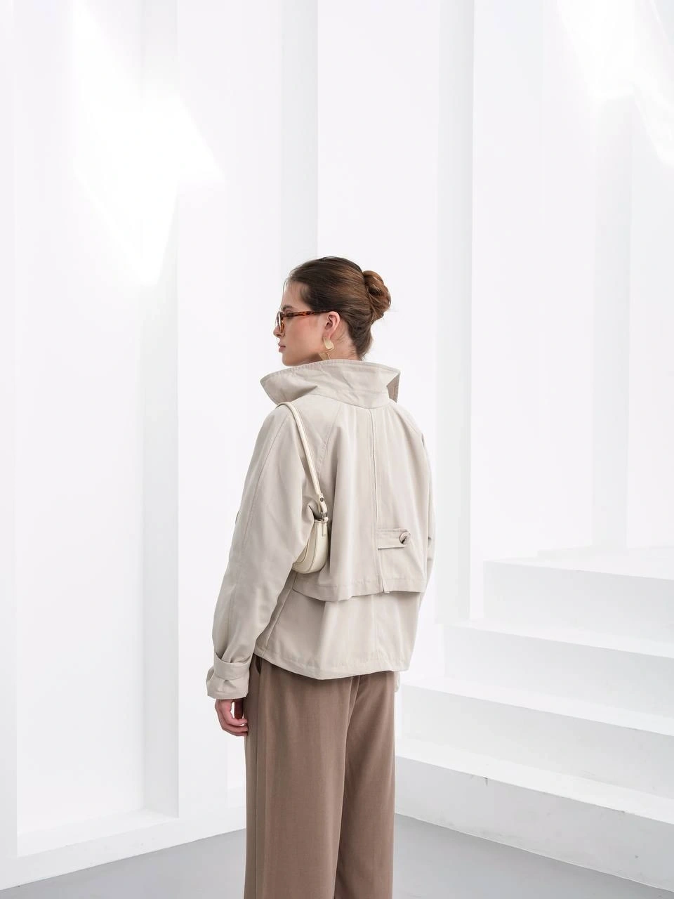 Kadın Çift Düğme detaylı Kruvaze Yaka Astarlı Kısa Premium Kalite Trençkot Ceket