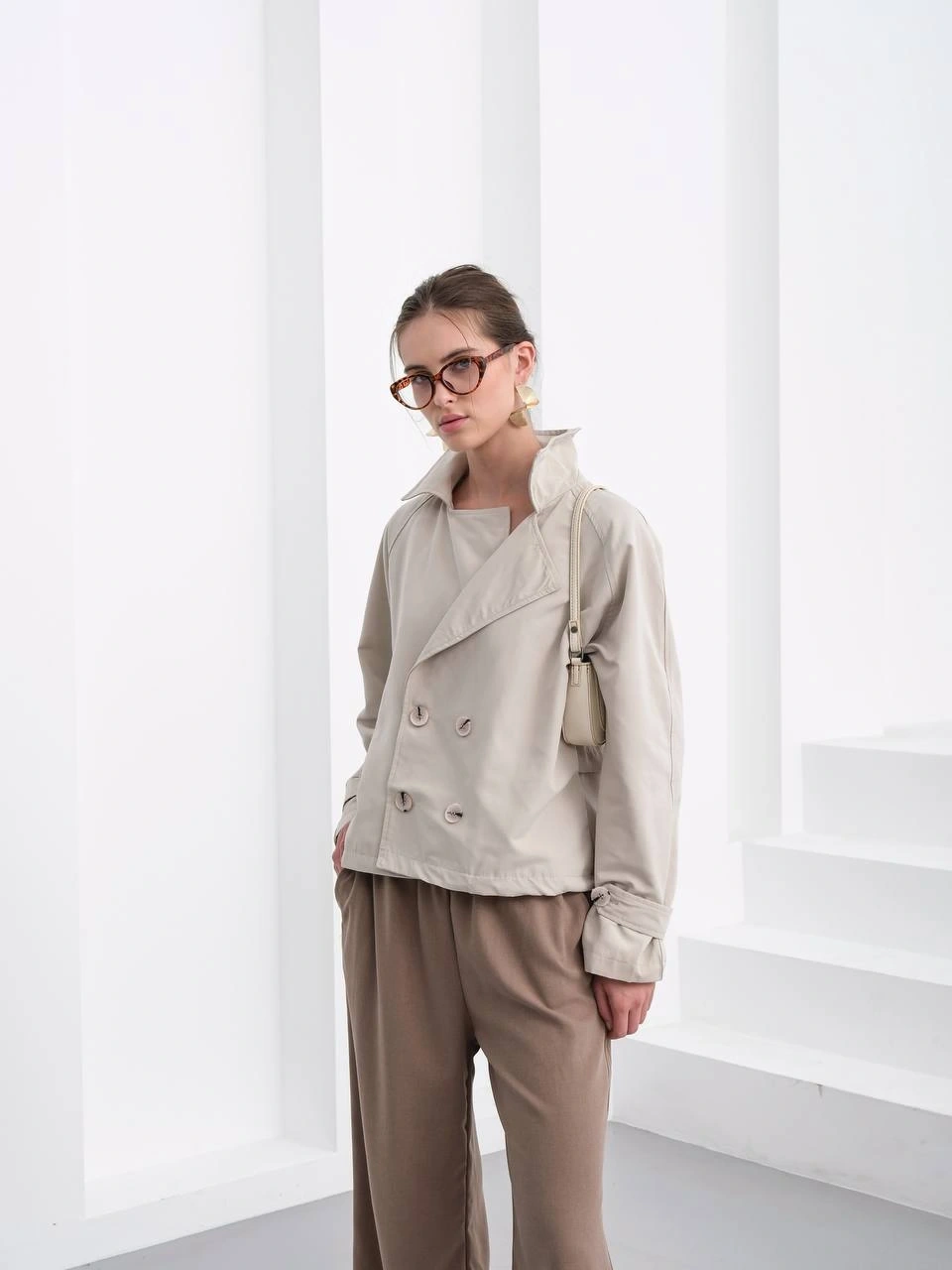 Kadın Çift Düğme detaylı Kruvaze Yaka Astarlı Kısa Premium Kalite Trençkot Ceket