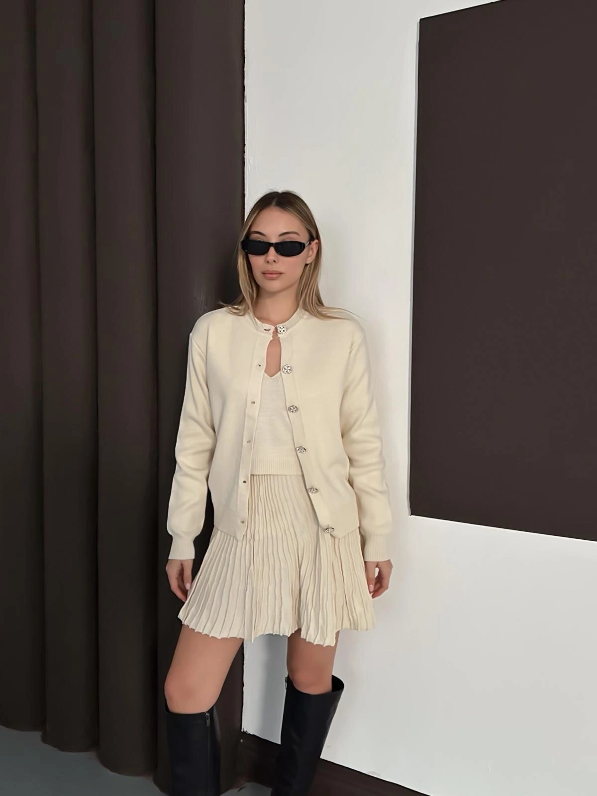 Kadın Ekru Hırka Crop Etek Üçlü Triko Takım