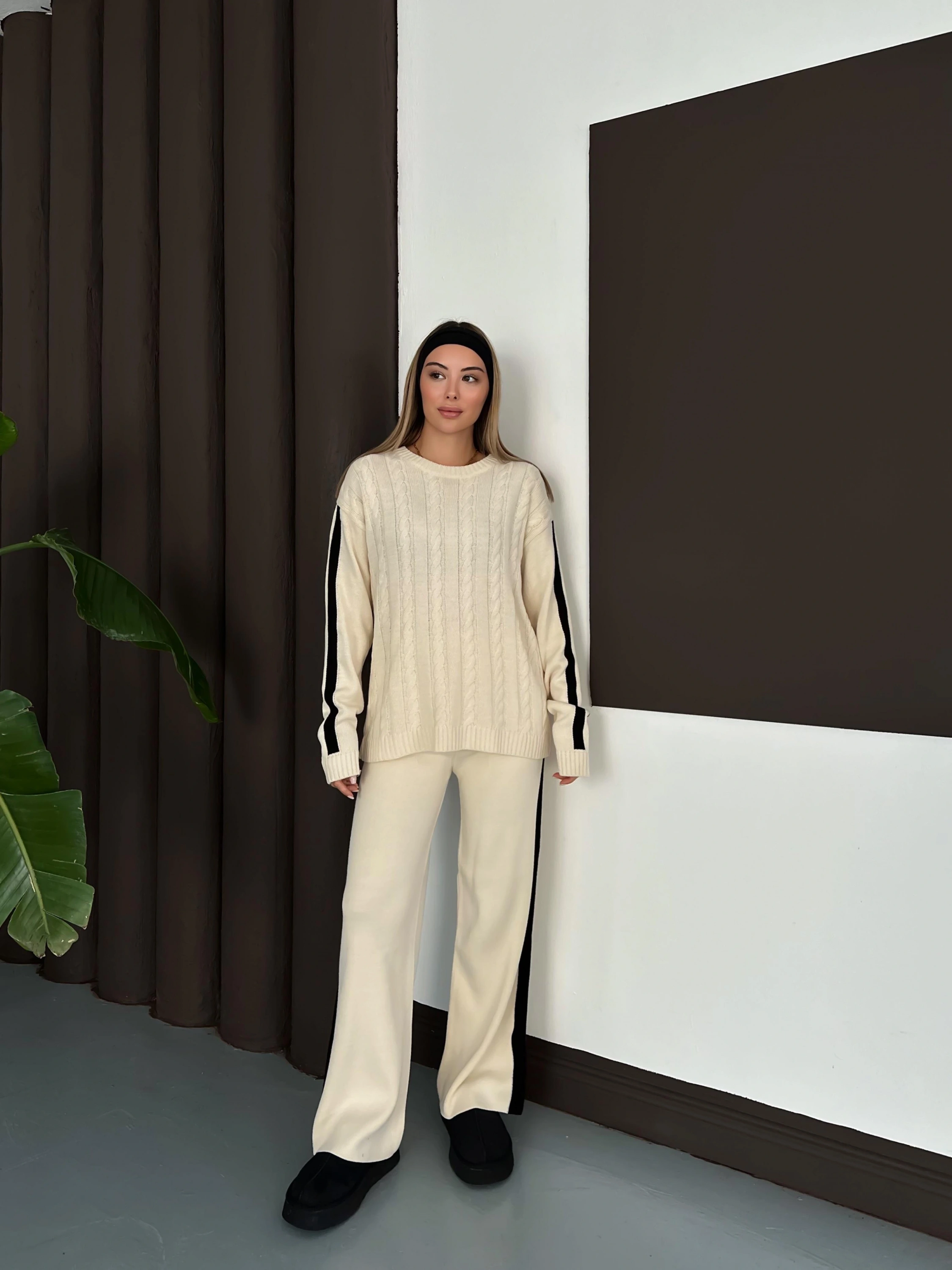 Kadın Ekru Şerit Detaylı Kazak Pantolon Alt Üst İkili Triko Takım