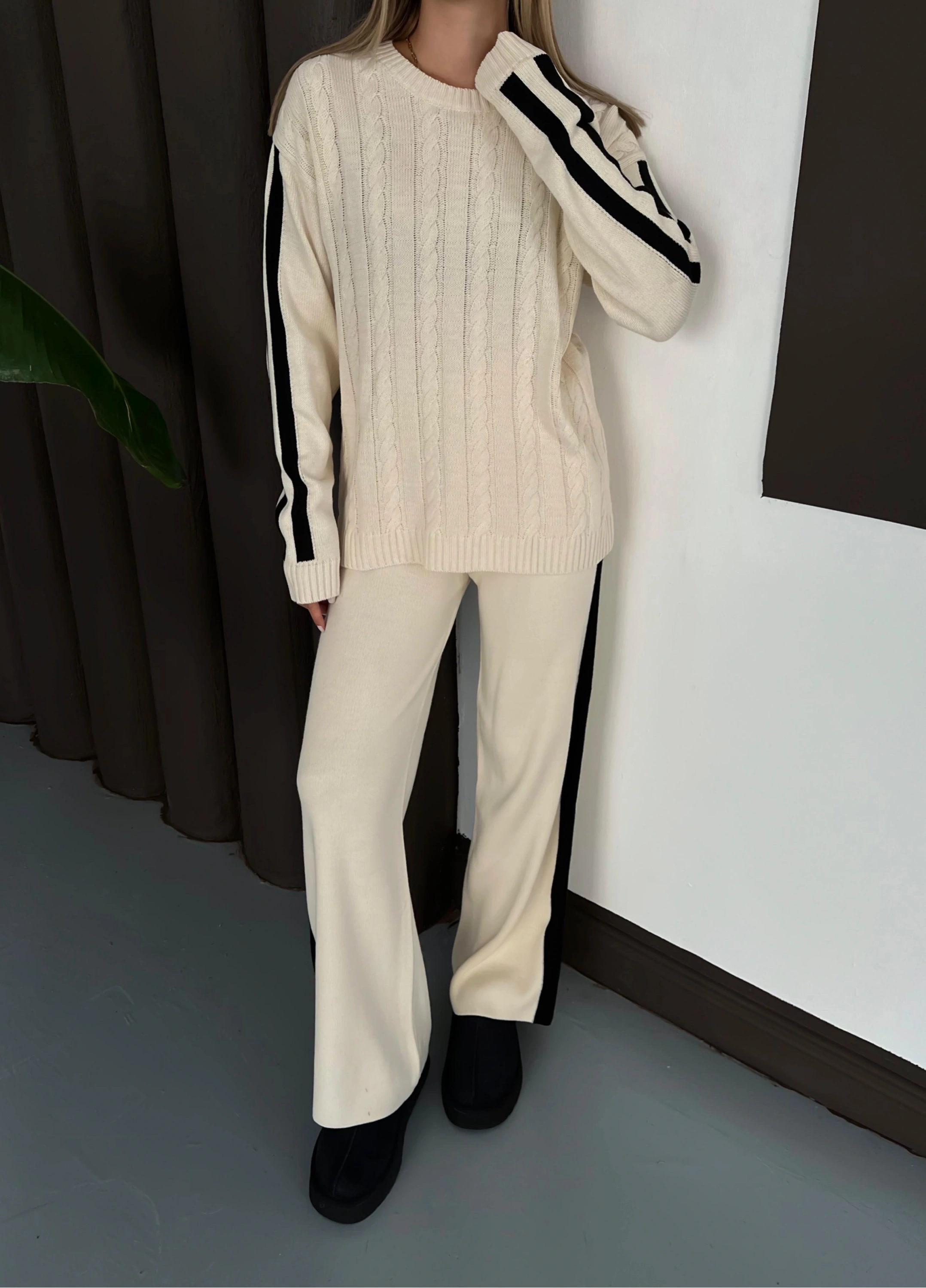 Kadın Ekru Şerit Detaylı Kazak Pantolon Alt Üst İkili Triko Takım
