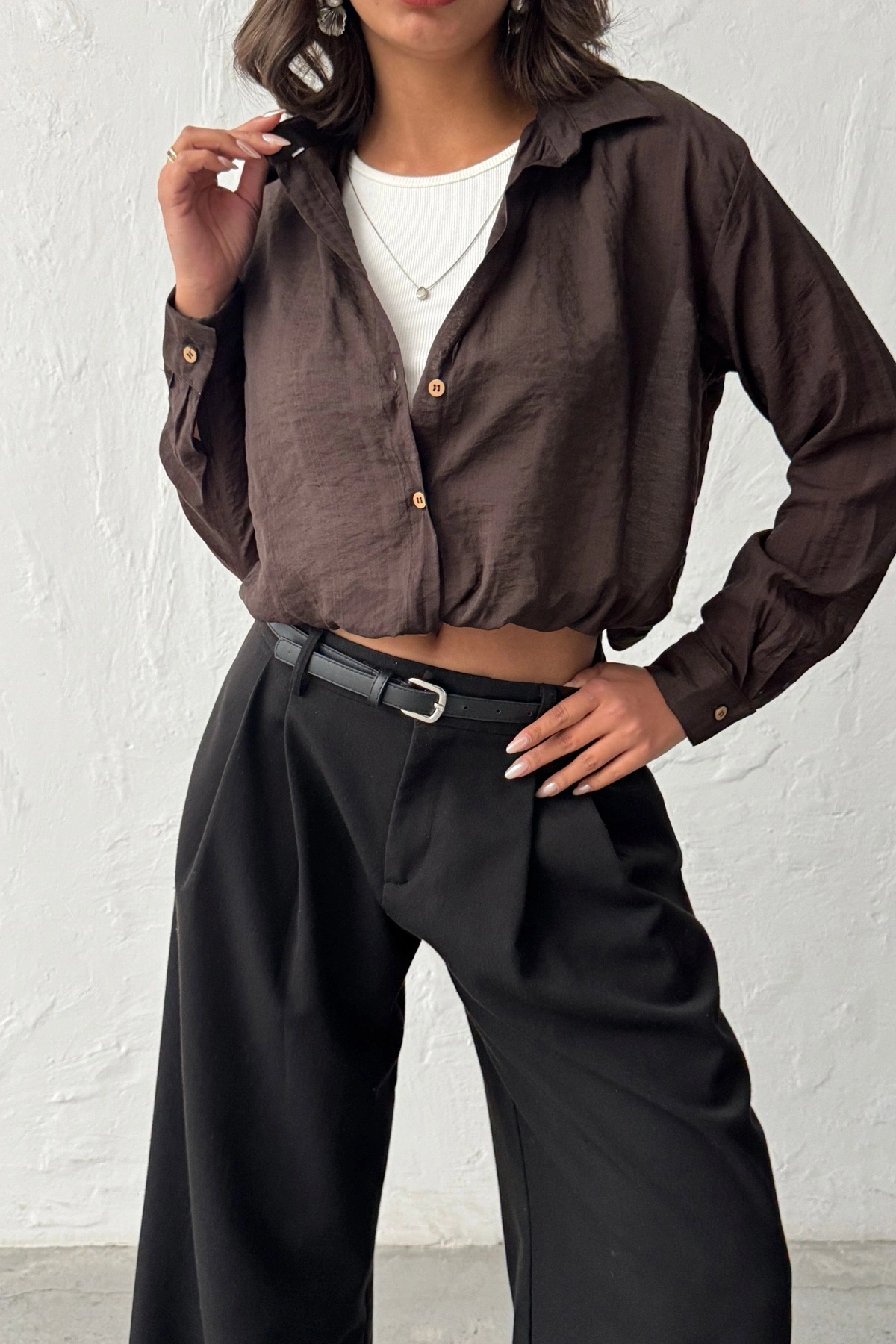 Kadın Kahverengi 3’lü Yapışık Set Body ve Kolyeli Gömlek