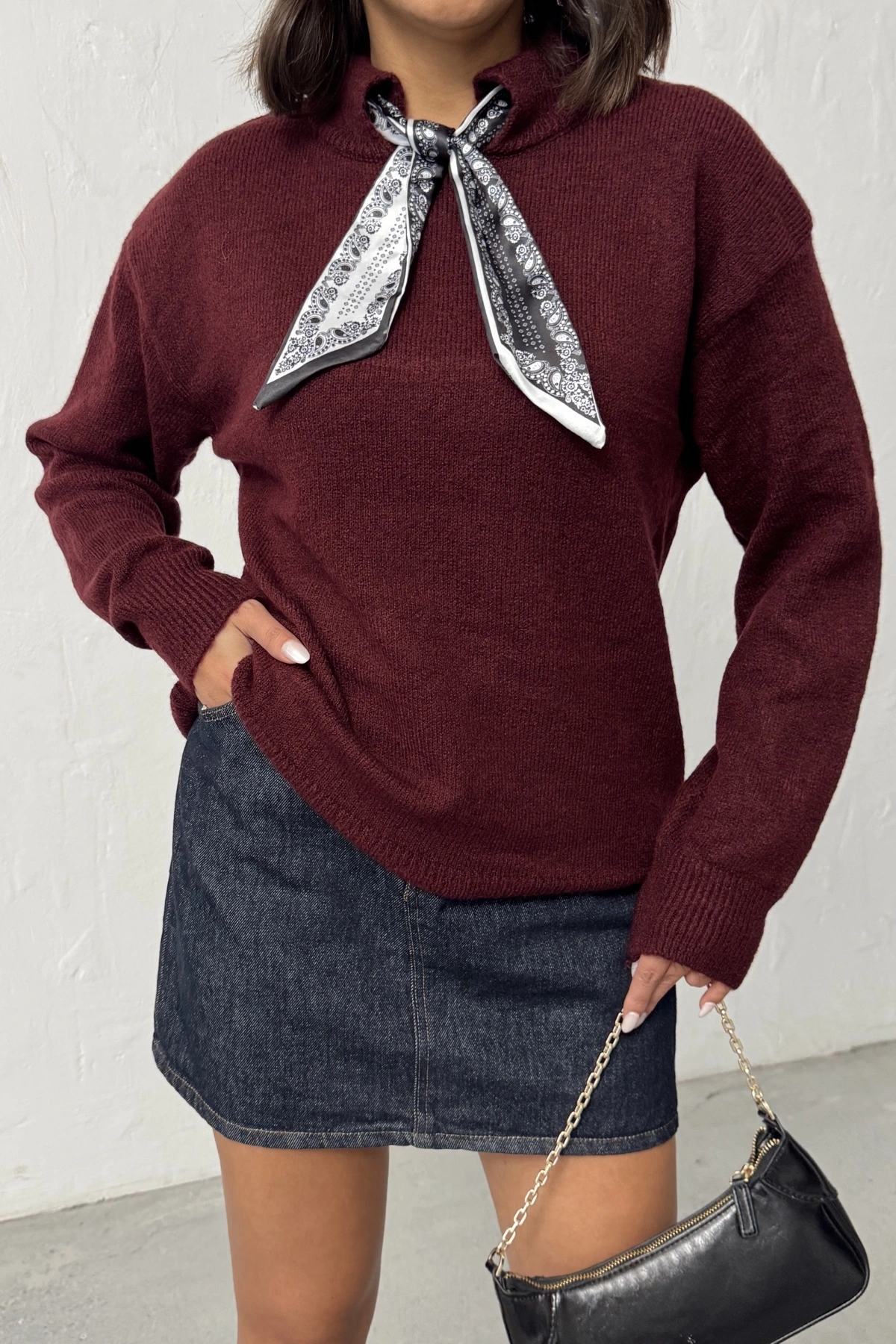 Kadın Kahverengi Fularlı Triko Kazak