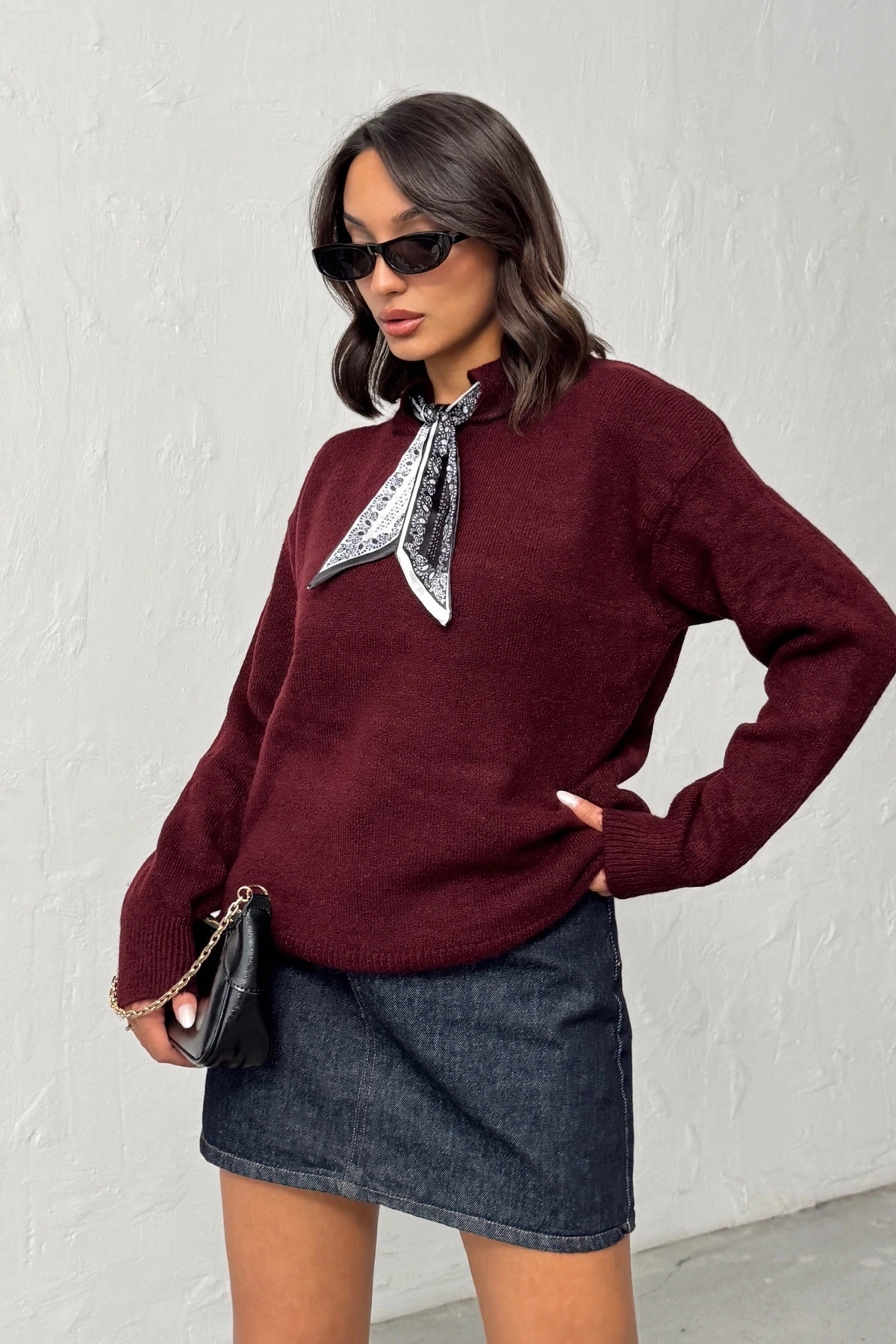 Kadın Kahverengi Fularlı Triko Kazak