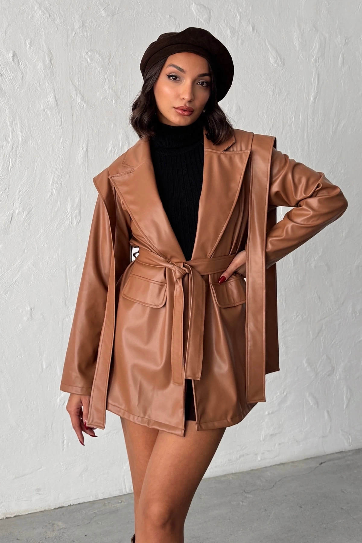 Kadın Kahverengi Kruvaze Yaka Kuşaklı Deri Ceket