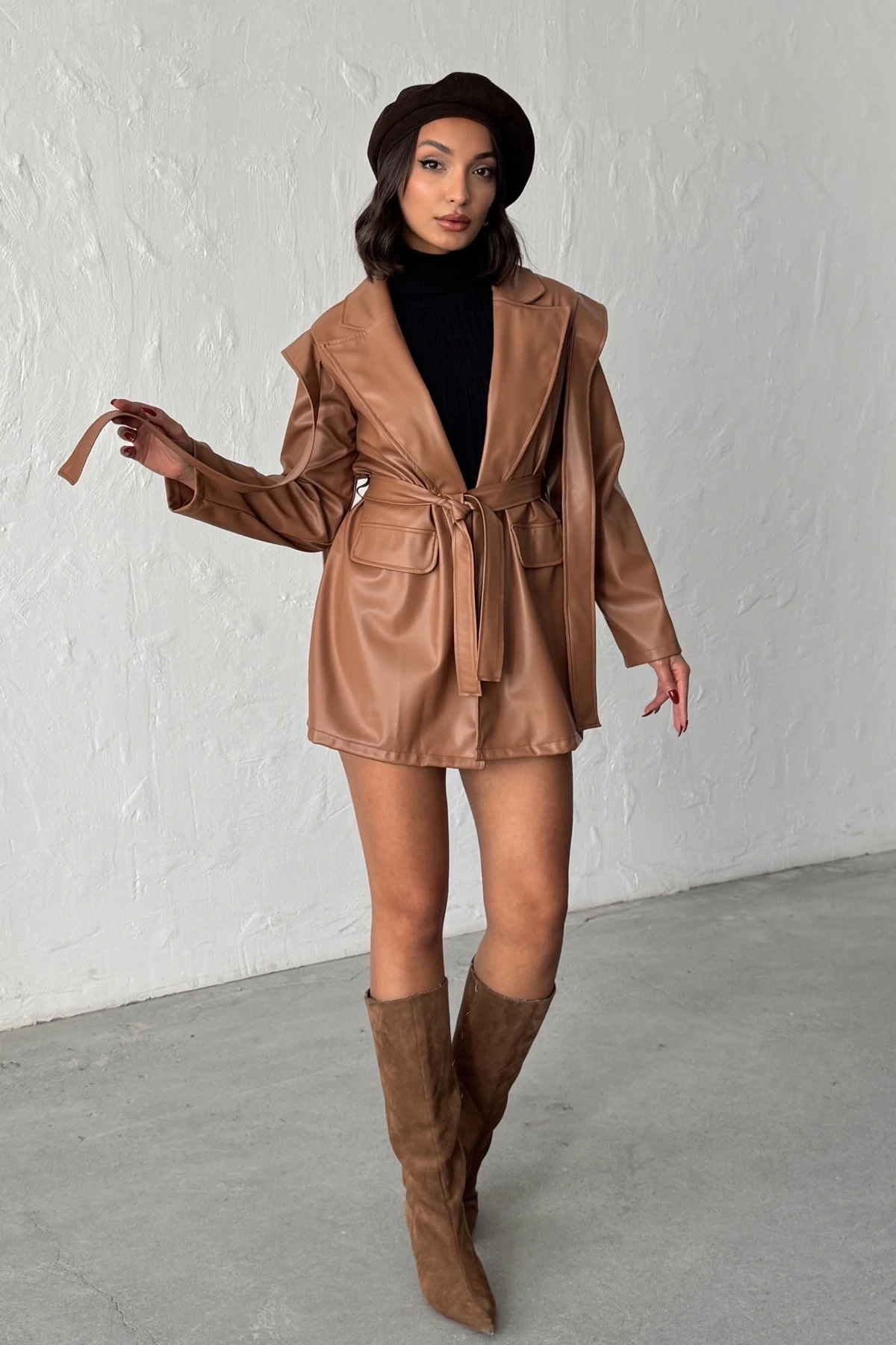 Kadın Kahverengi Kruvaze Yaka Kuşaklı Deri Ceket