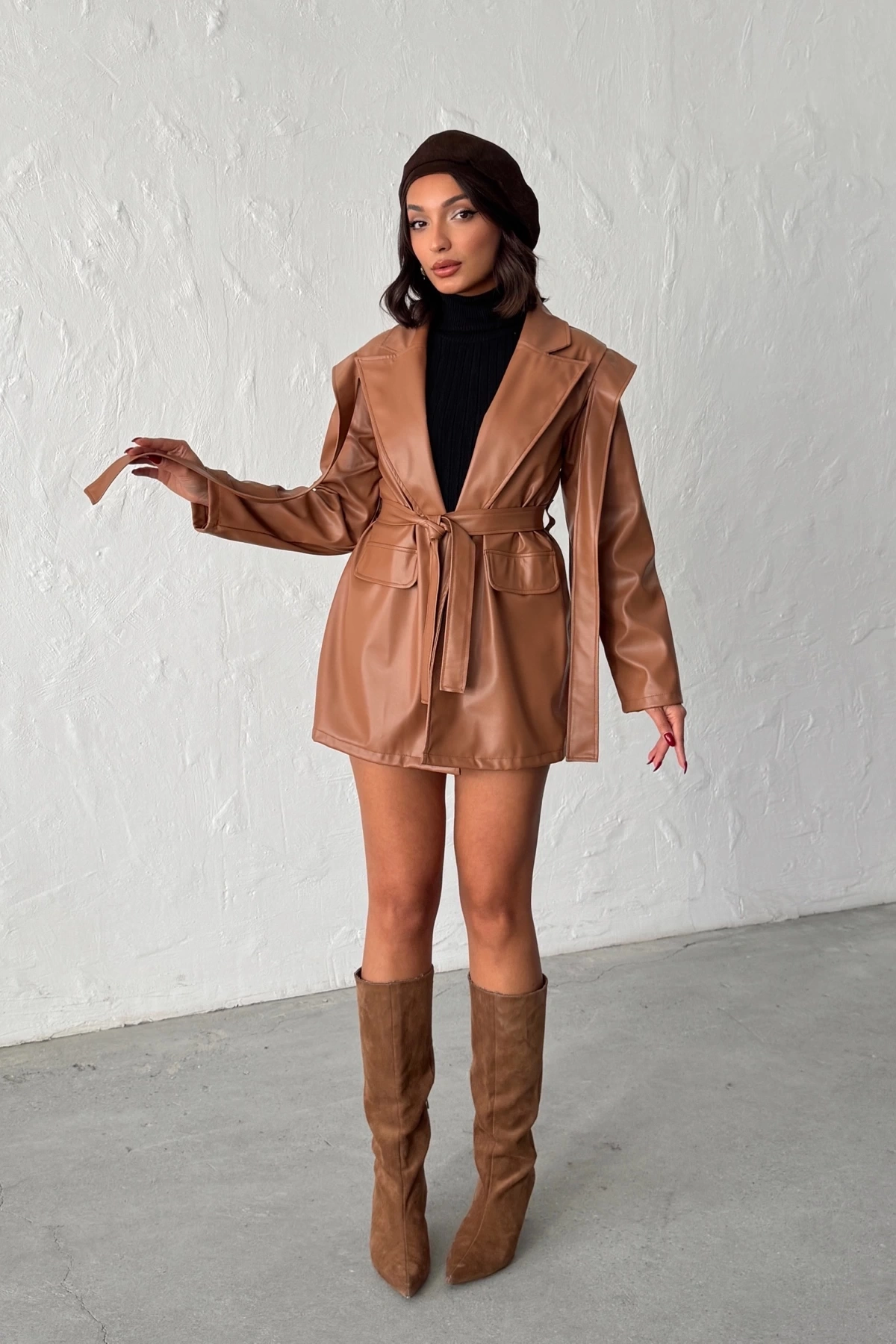 Kadın Kahverengi Kruvaze Yaka Kuşaklı Deri Ceket