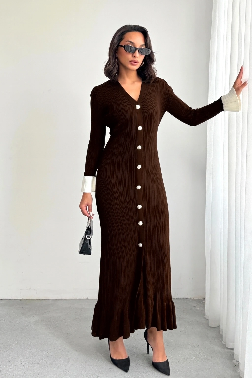 Kadın Kahverengi Şık Bilek Boy Kol Boydan Düğmeli Uzun Triko Elbise