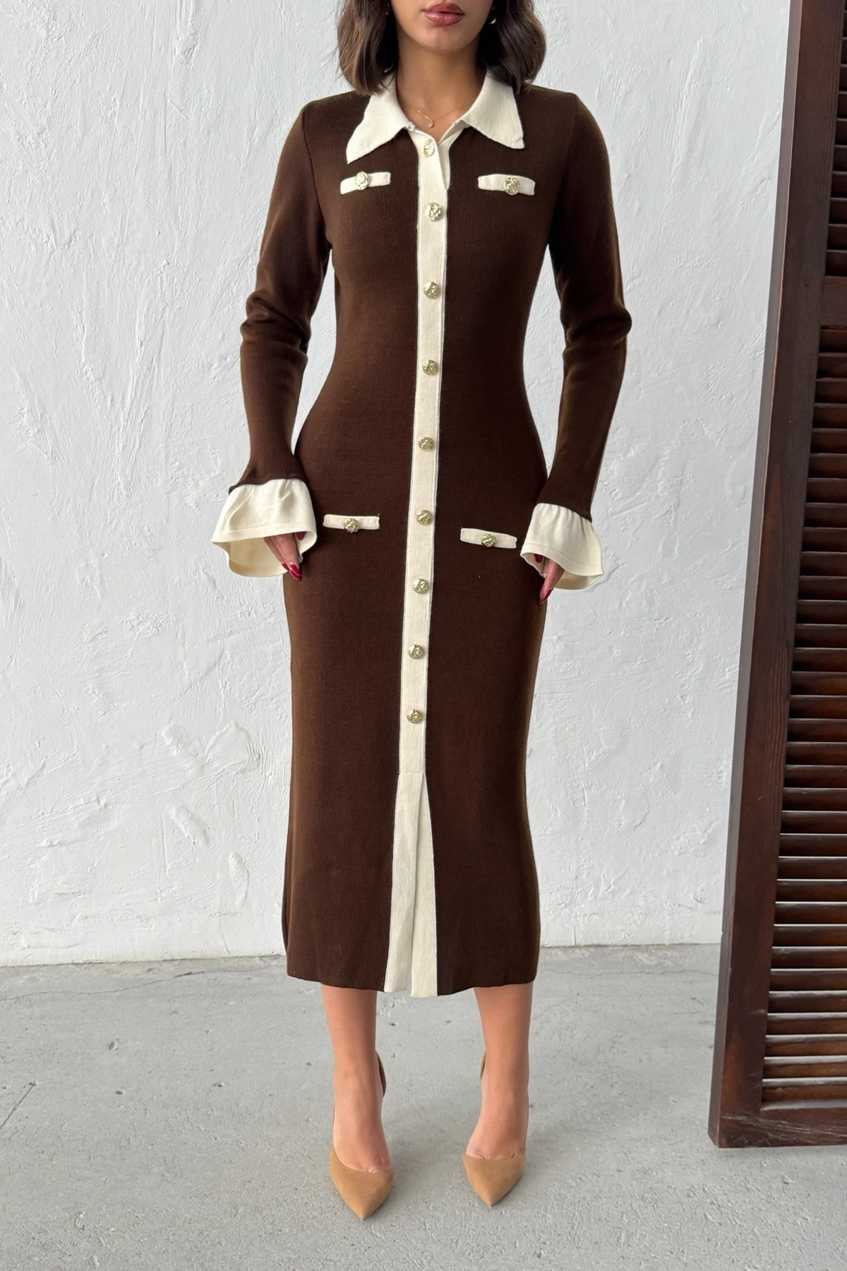 Kadın Kahverengi Şık Düğme Ve Kol Detaylı Triko Elbise