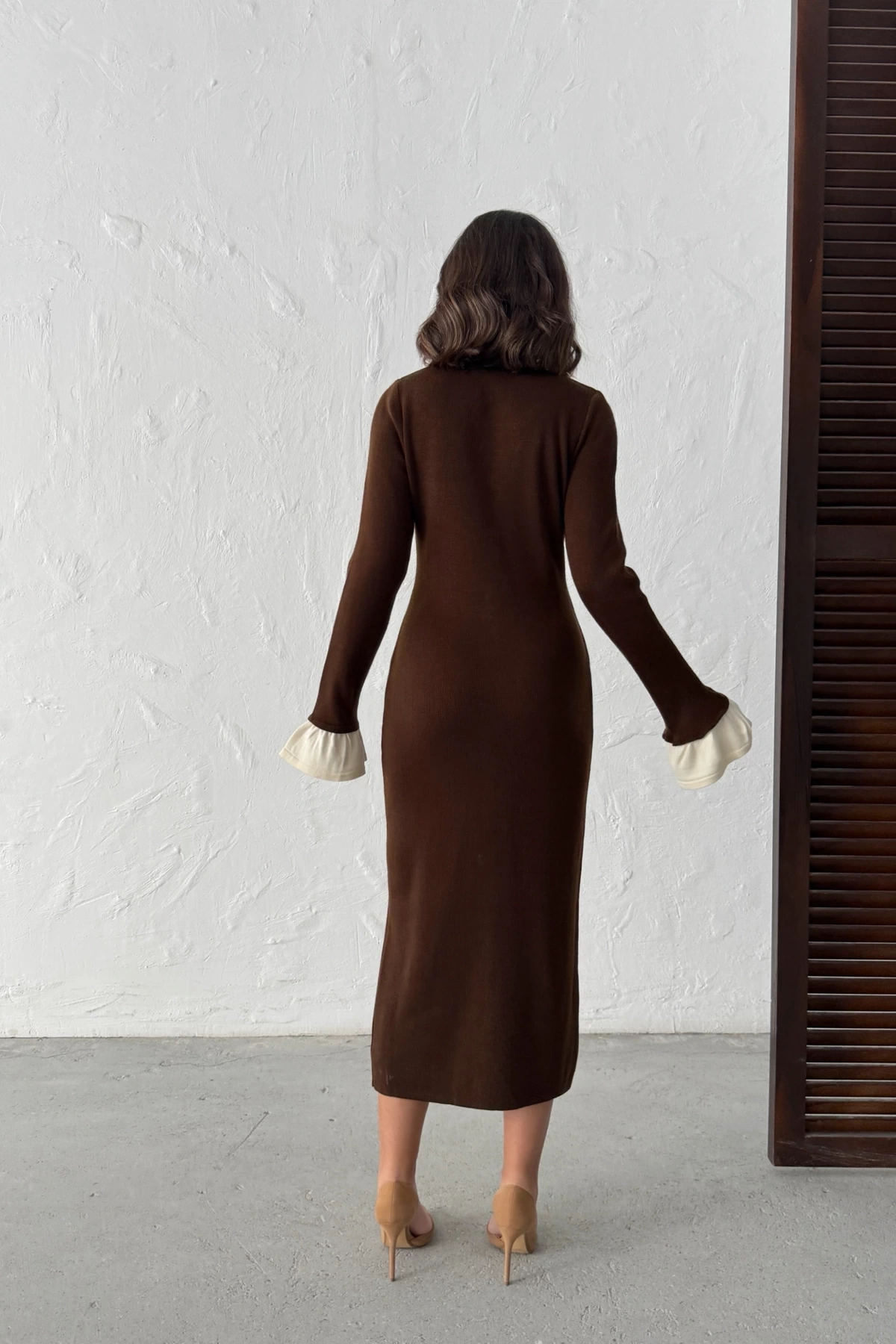 Kadın Kahverengi Şık Düğme Ve Kol Detaylı Triko Elbise