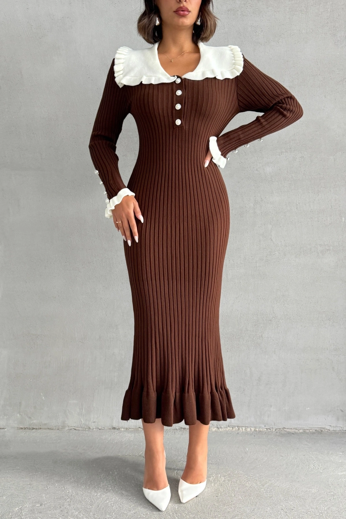 Kadın Kahverengi Şık Yaka Detaylı Midi Boy Triko Elbise