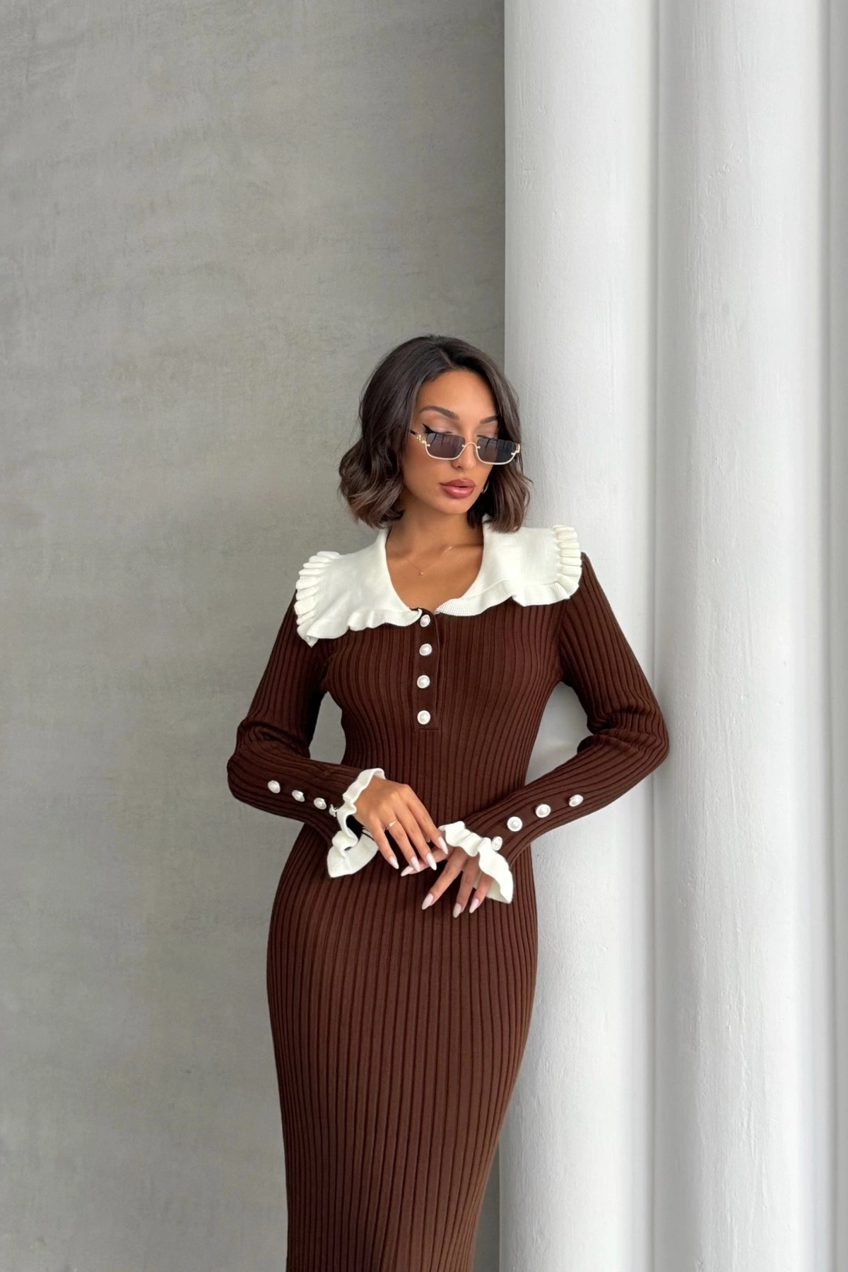 Kadın Kahverengi Şık Yaka Detaylı Midi Boy Triko Elbise