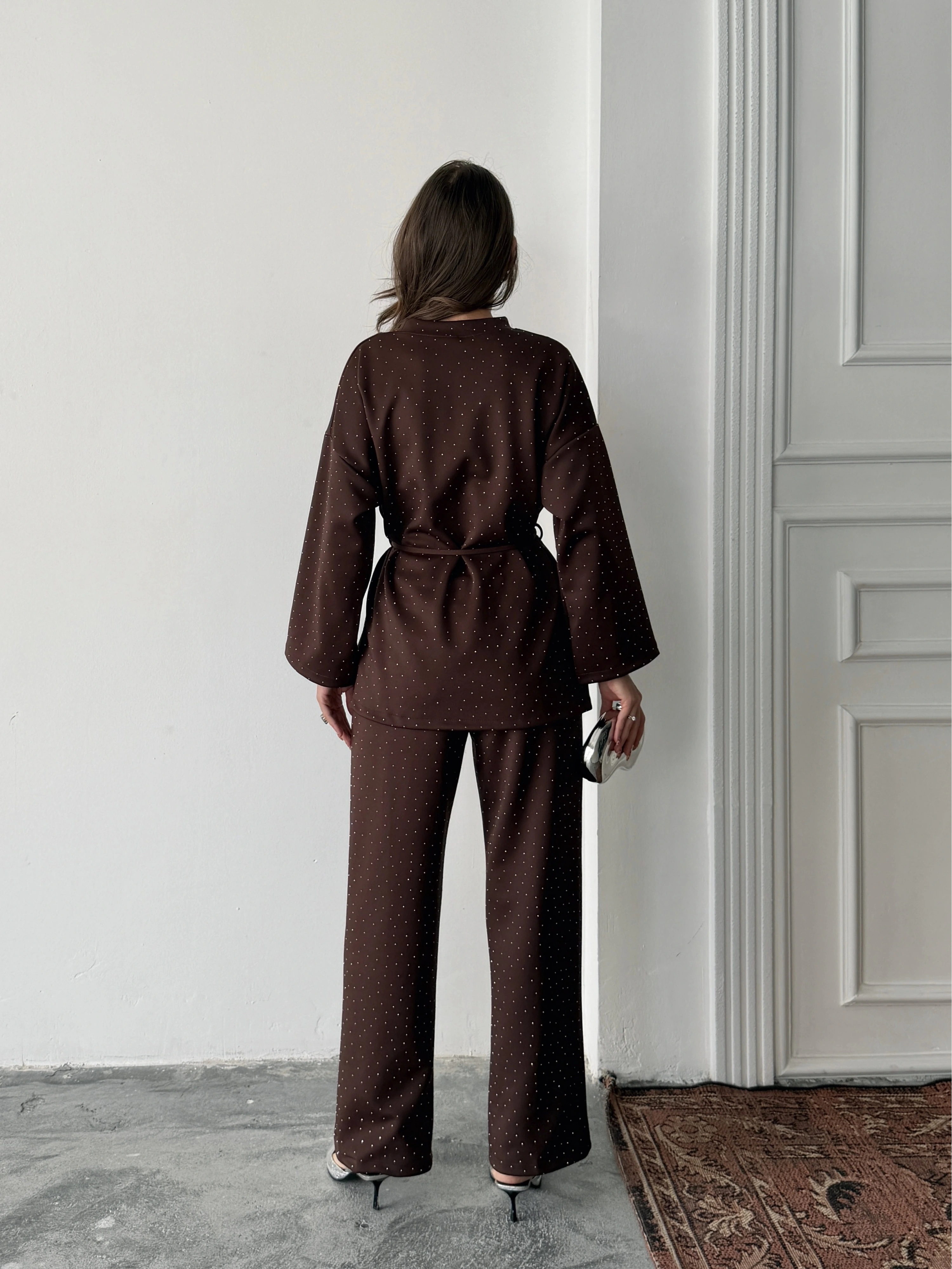 Kadın Kahverengi Taş İşlemeli Bel Bağlama Detaylı Bluz Pantolon Alt Üst İkili Takım