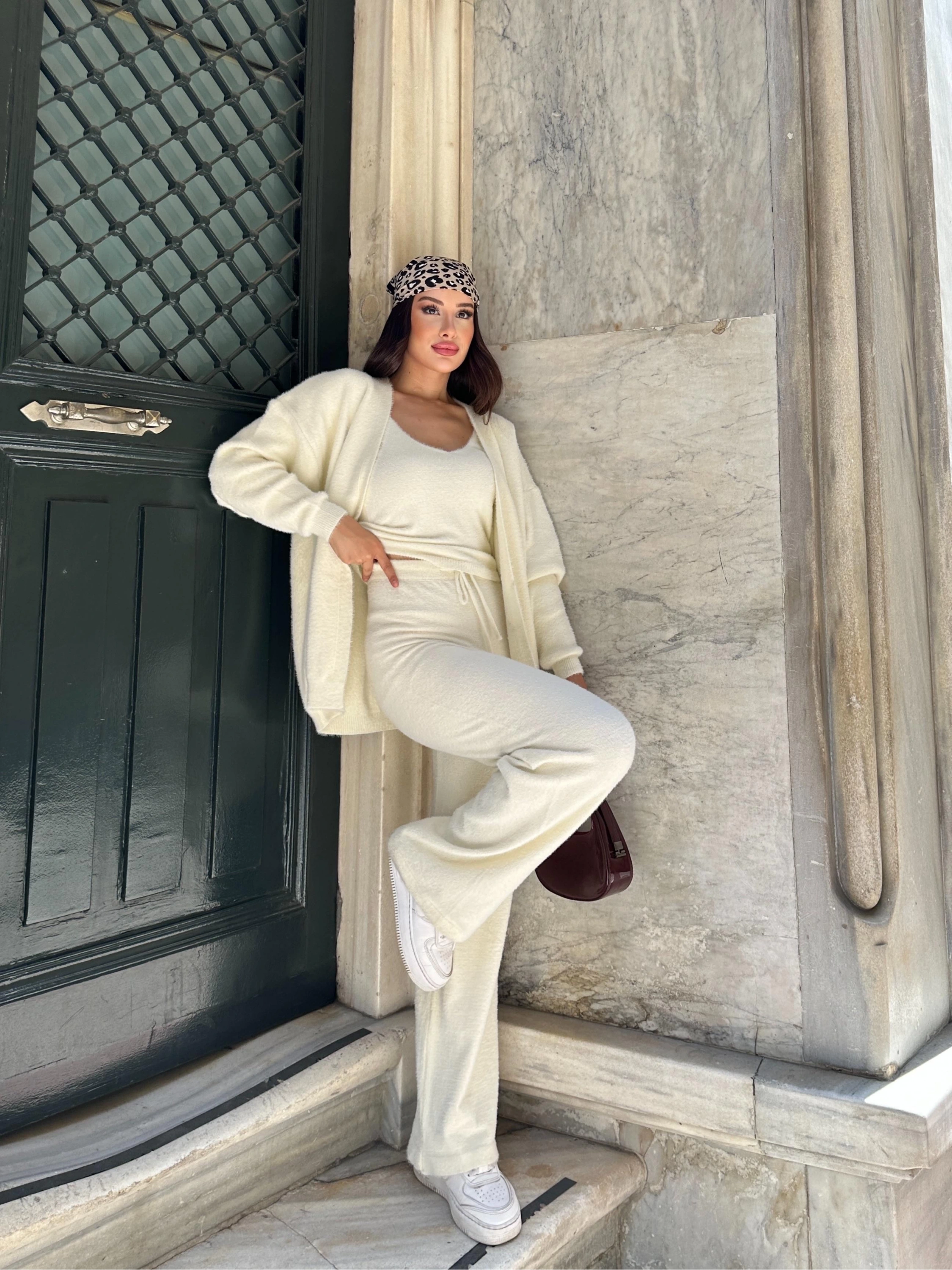 Kadın Krem Crop Bluz Hırka Pantolon 3’lü Kışlık Triko Takım