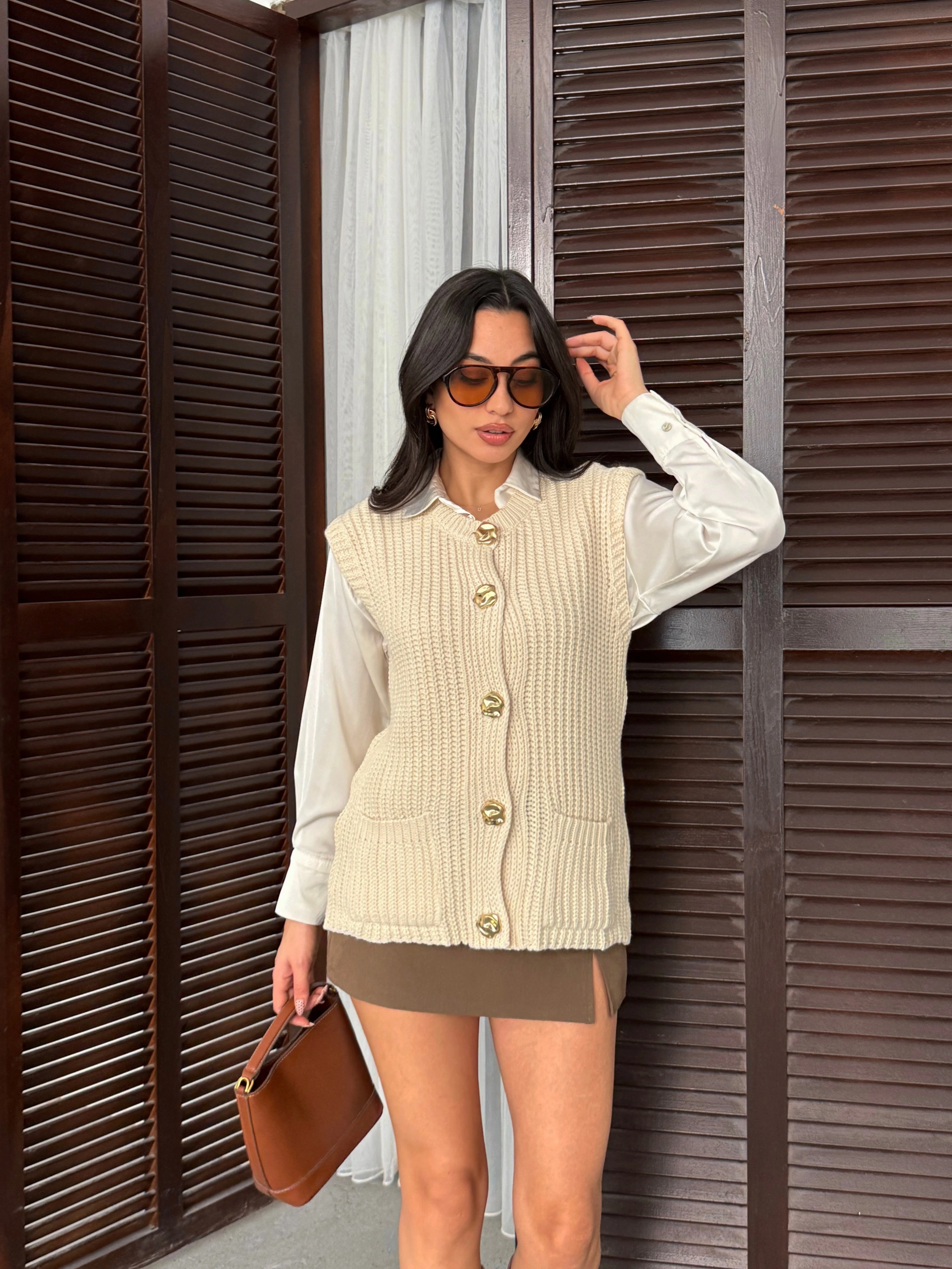 Kadın Krem Kalın Örgü Gold Düğmeli Kolsuz Triko Yelek