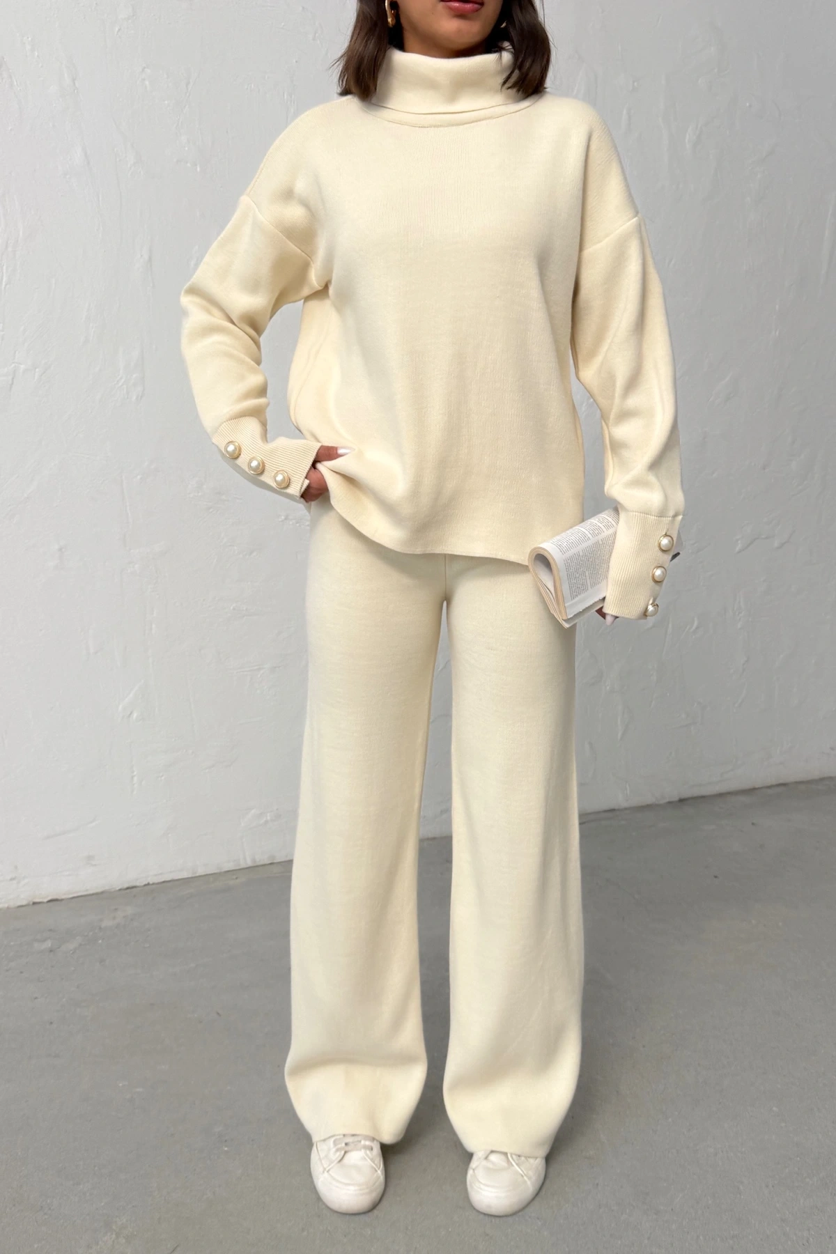 Kadın Krem Kol Düğme Detaylı Bluz Etek Alt Üst İkili Triko Takım