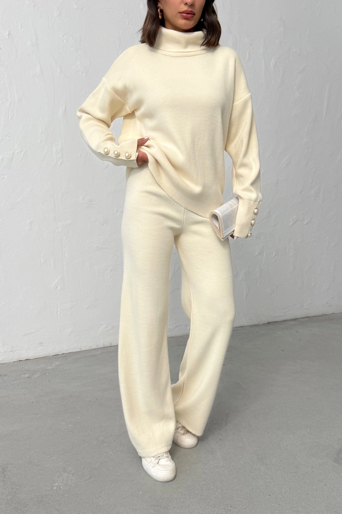 Kadın Krem Kol Düğme Detaylı Bluz Etek Alt Üst İkili Triko Takım