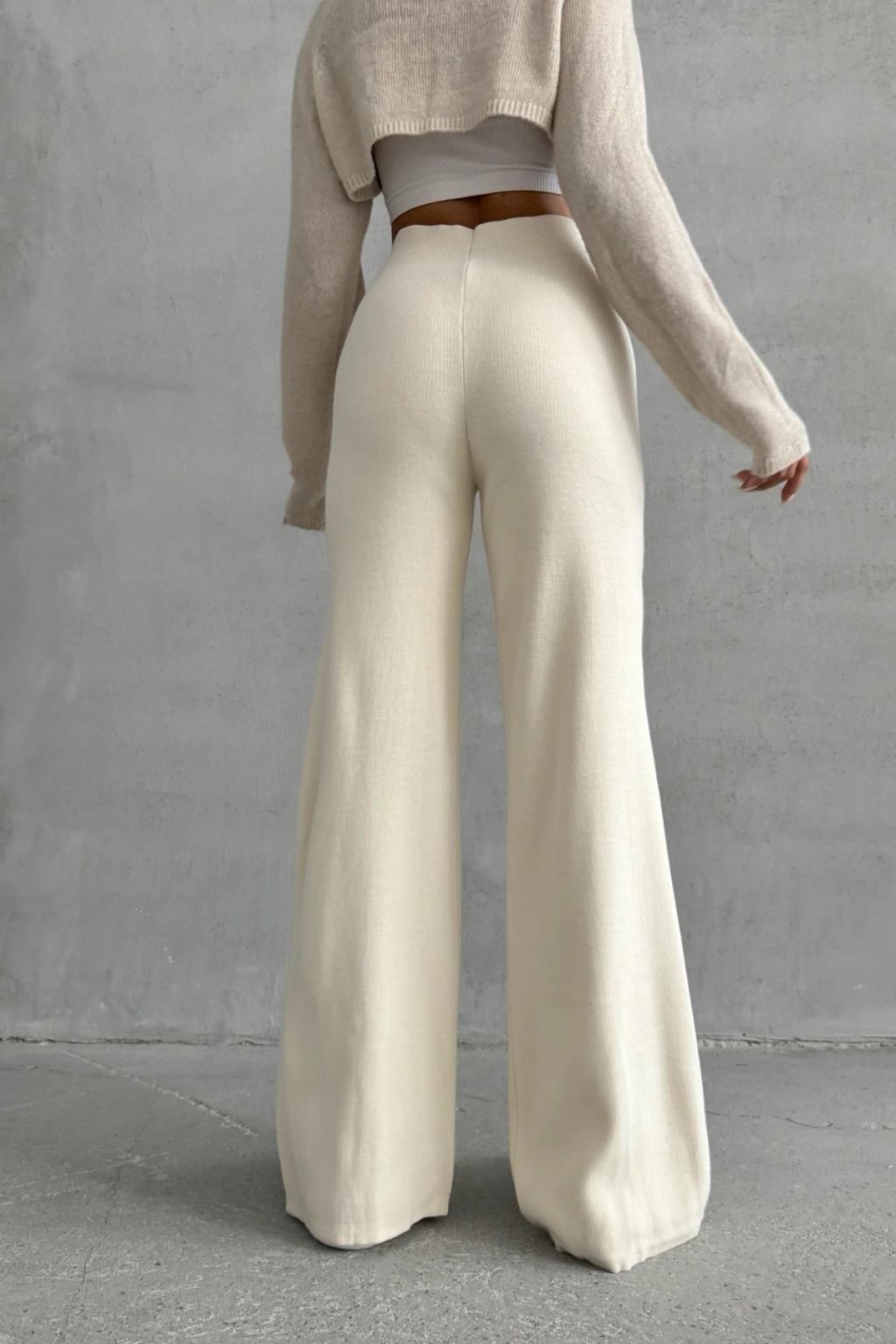 Kadın Krem Yüksek Bel Şık Şerit Detaylı Geniş Paça Triko Pantolon