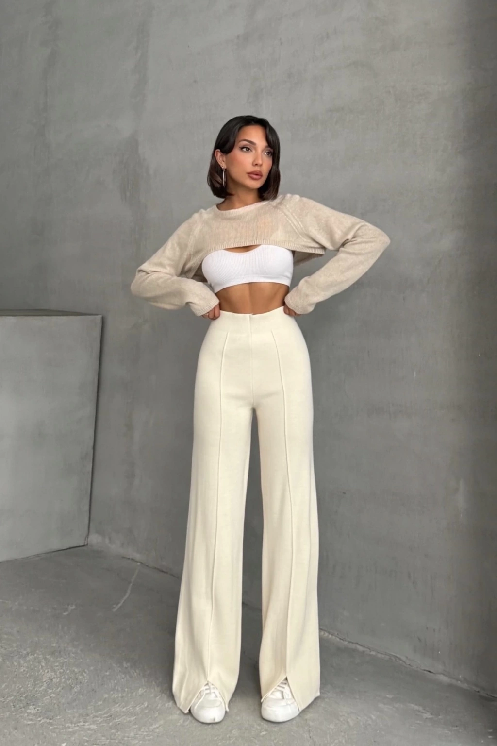 Kadın Krem Yüksek Bel Şık Şerit Detaylı Geniş Paça Triko Pantolon