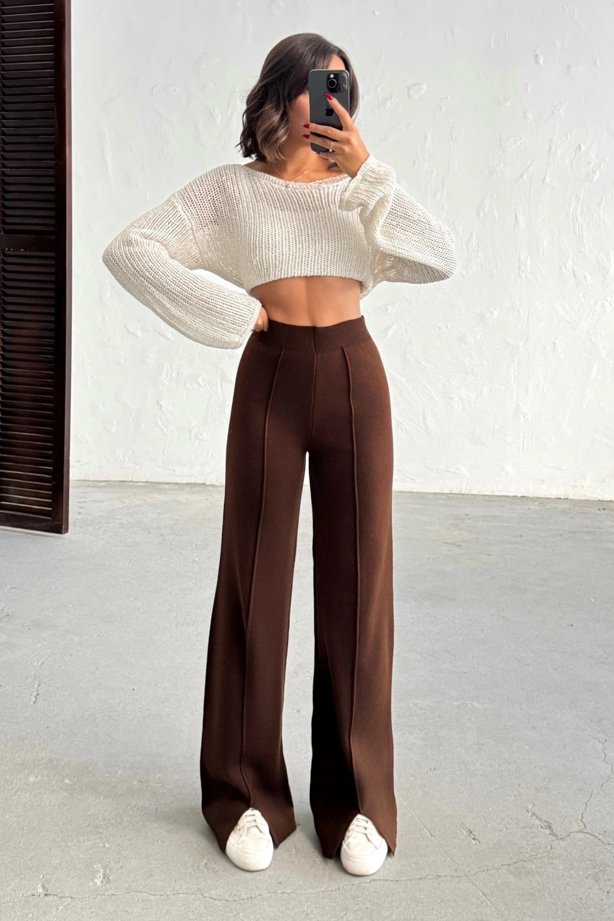 Kadın Kahverengi Yüksek Bel Şık Şerit Detaylı Geniş Paça Triko Pantolon