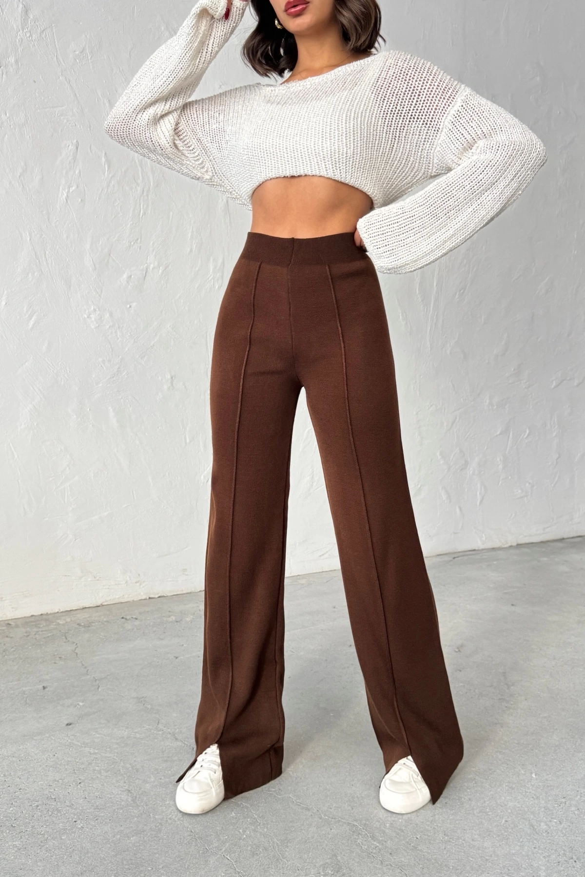 Kadın Kahverengi Yüksek Bel Şık Şerit Detaylı Geniş Paça Triko Pantolon