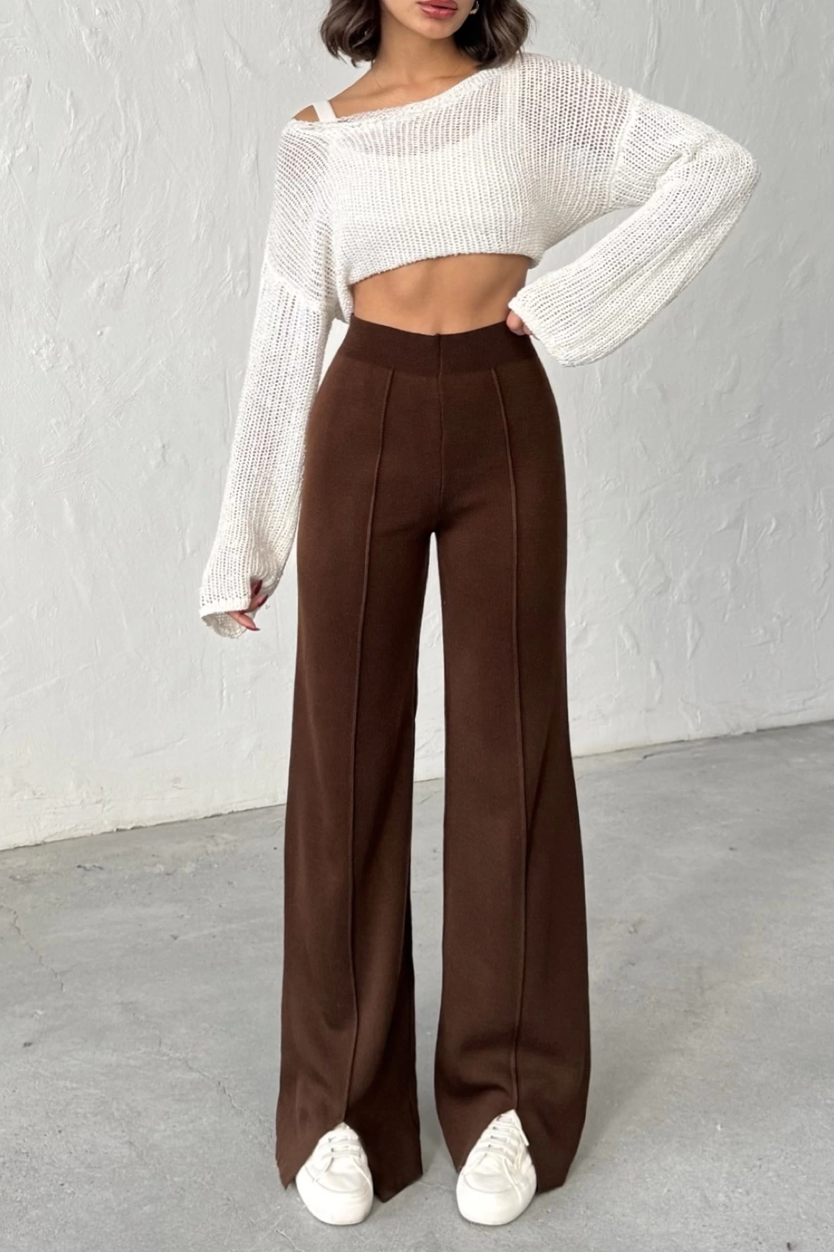 Kadın Kahverengi Yüksek Bel Şık Şerit Detaylı Geniş Paça Triko Pantolon