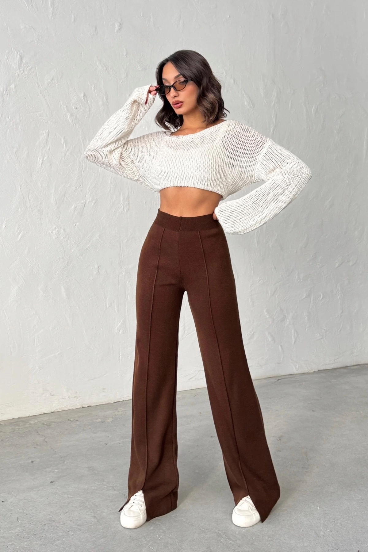 Kadın Kahverengi Yüksek Bel Şık Şerit Detaylı Geniş Paça Triko Pantolon
