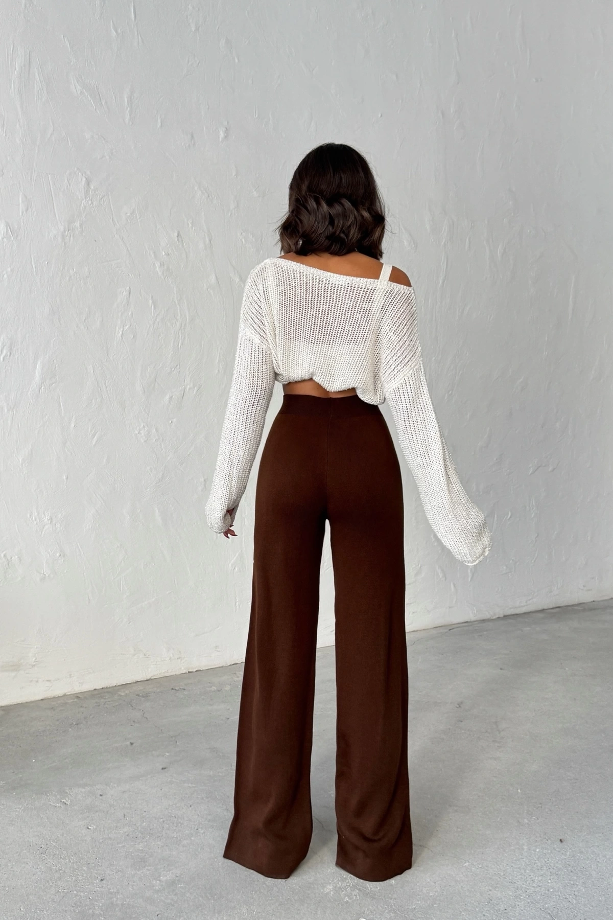 Kadın Kahverengi Yüksek Bel Şık Şerit Detaylı Geniş Paça Triko Pantolon