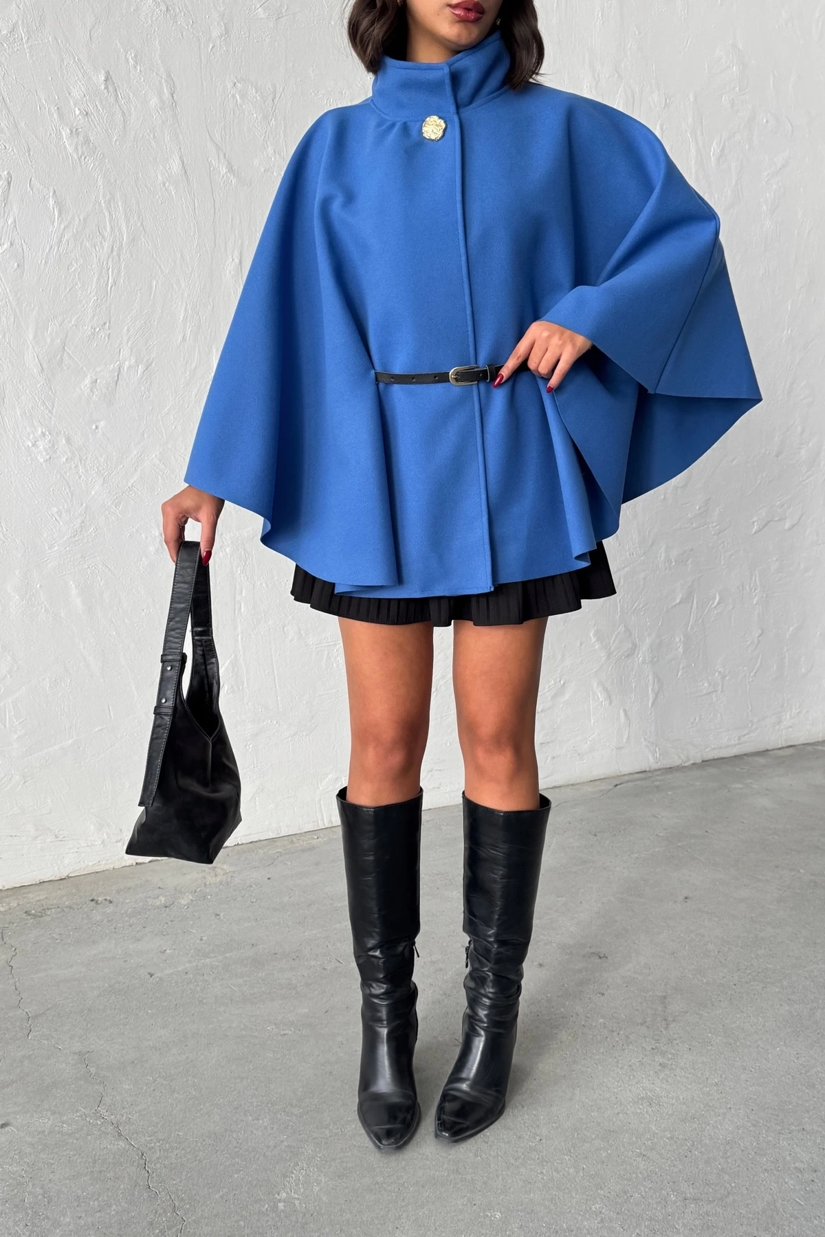 Kadın Mavi Gold Düğme ve Kemer Detaylı Kaşe Panço Ceket