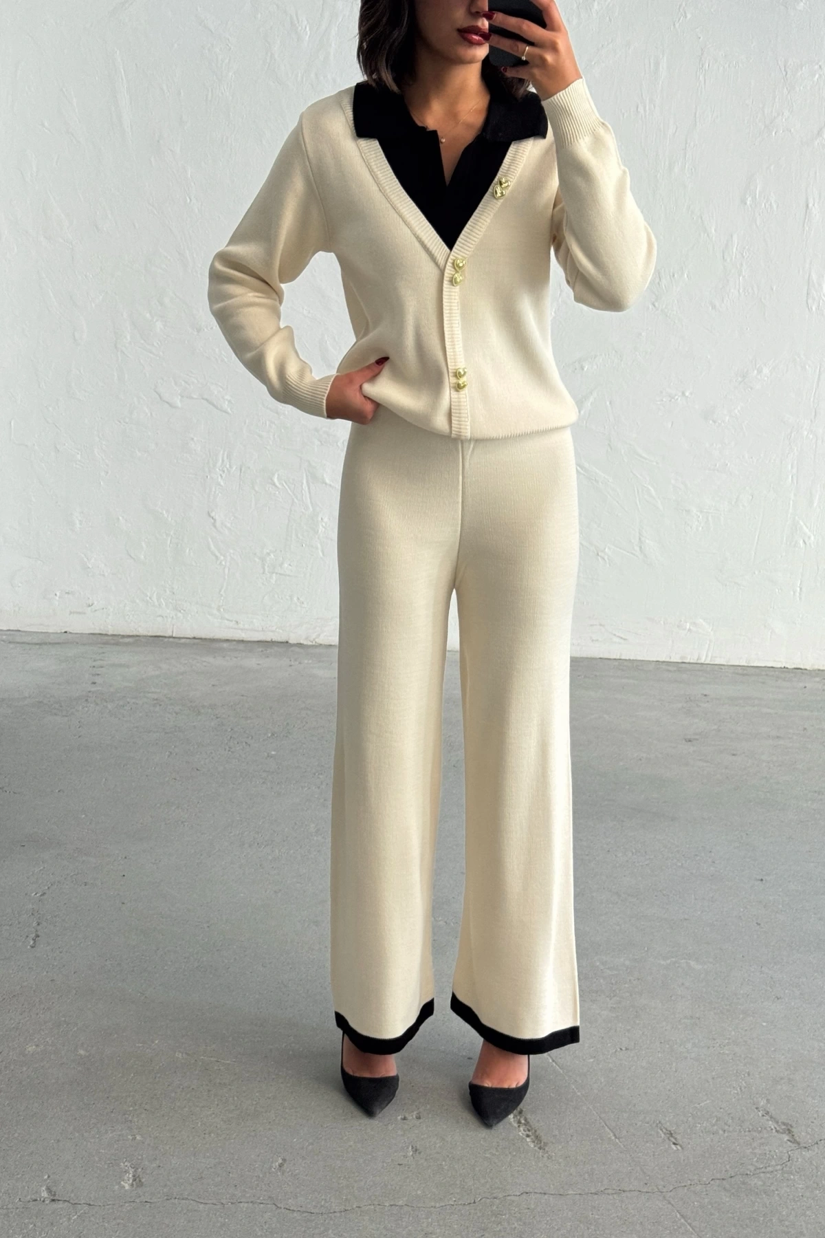 Kadın Polo Yaka ve Kalp Düğme Detaylı Alt Üst Şık Triko Takım - Ekru