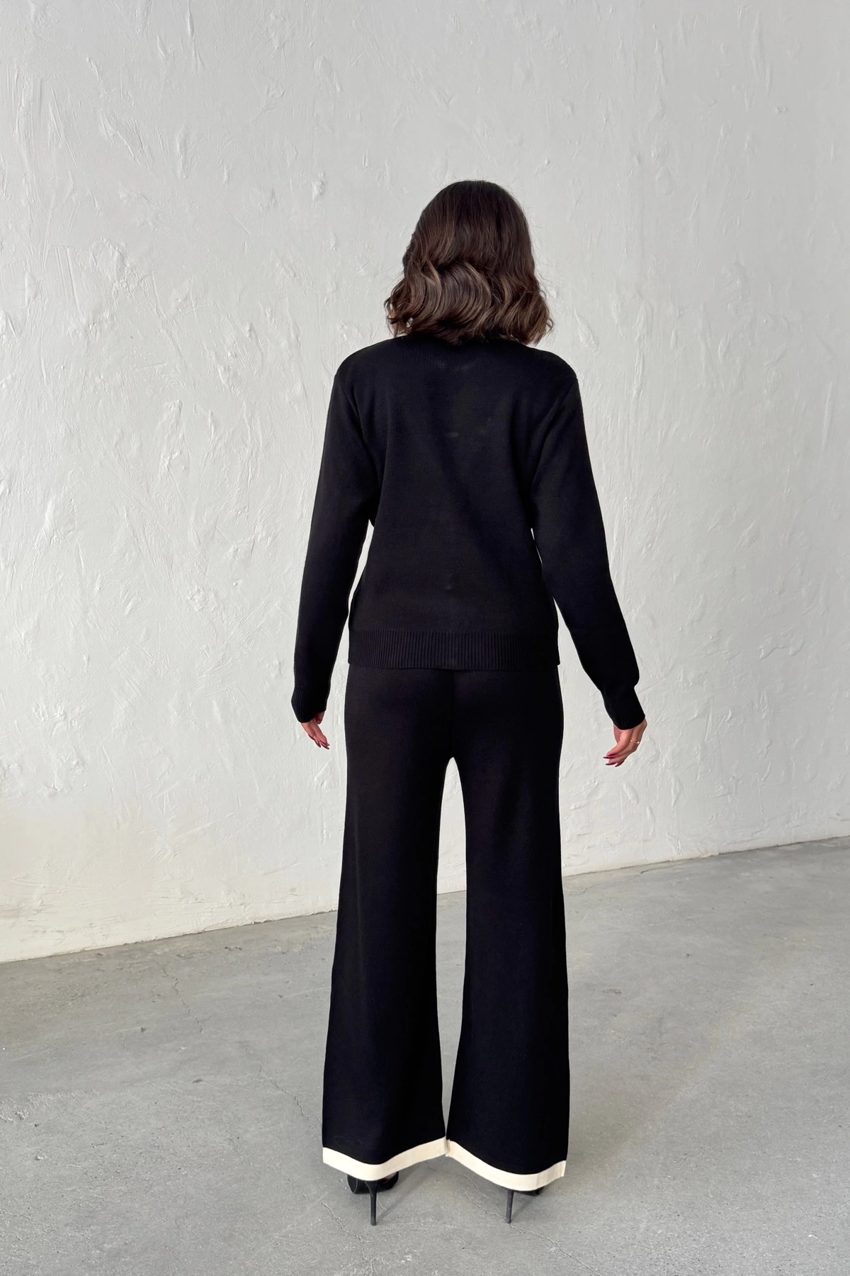 Kadın Polo Yaka ve Kalp Düğme Detaylı Alt Üst Şık Triko Takım - Siyah