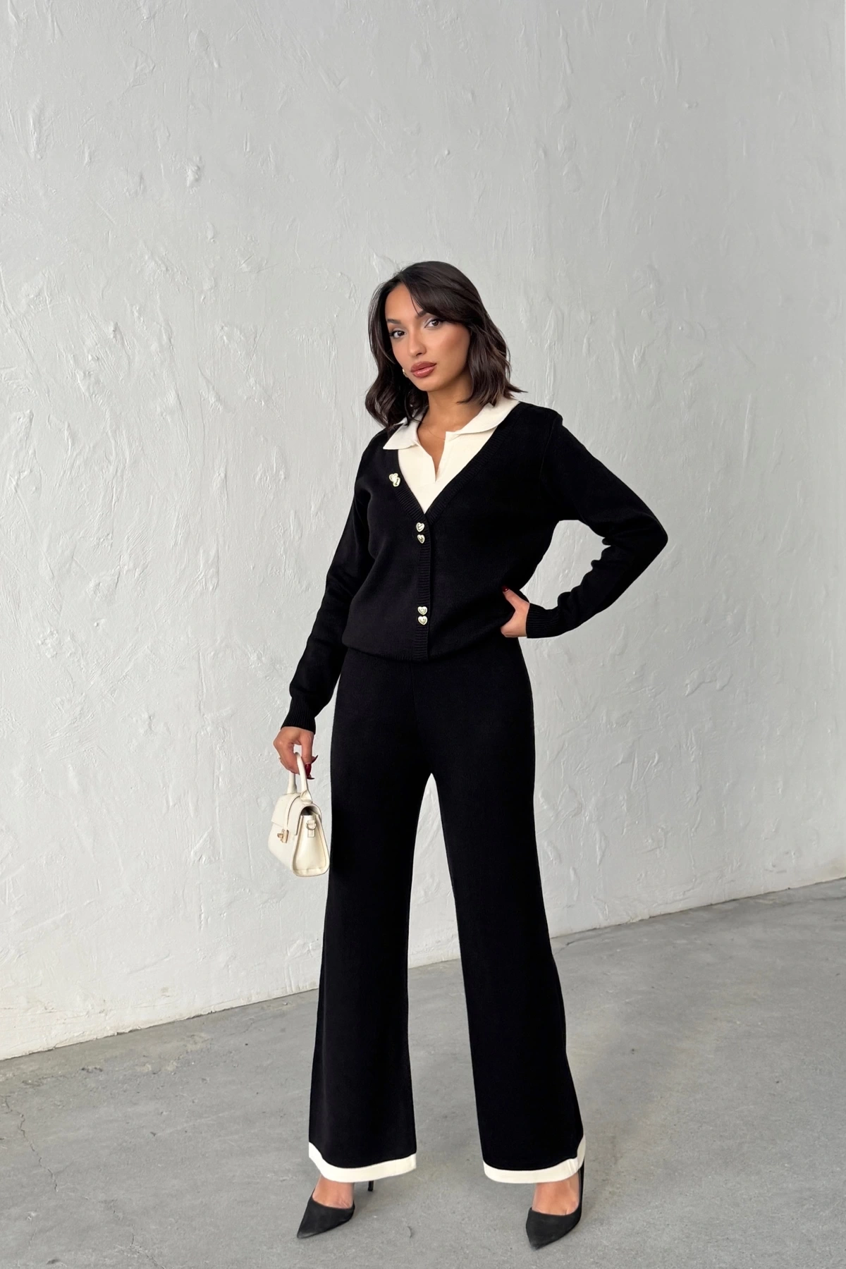 Kadın Polo Yaka ve Kalp Düğme Detaylı Alt Üst Şık Triko Takım - Siyah