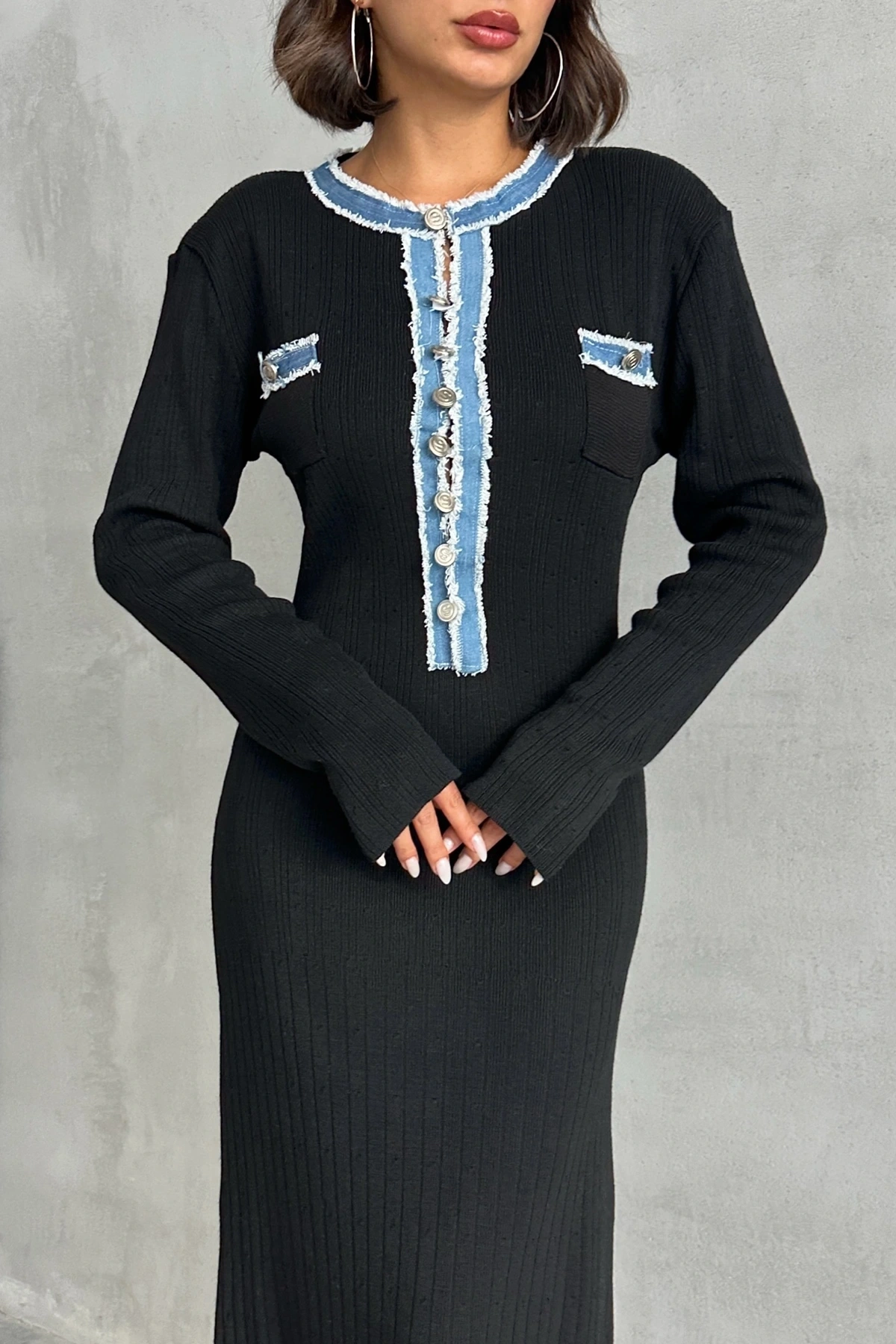 Kadın Siyah Düğmeli Jean Detaylı Uzun Triko Elbise