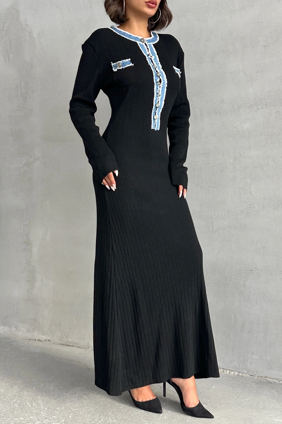 Kadın Siyah Düğmeli Jean Detaylı Uzun Triko Elbise
