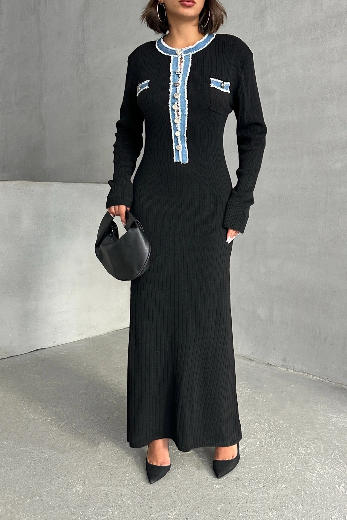 Kadın Siyah Düğmeli Jean Detaylı Uzun Triko Elbise