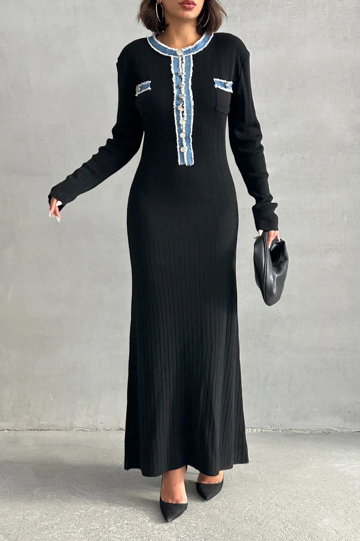 Kadın Siyah Düğmeli Jean Detaylı Uzun Triko Elbise