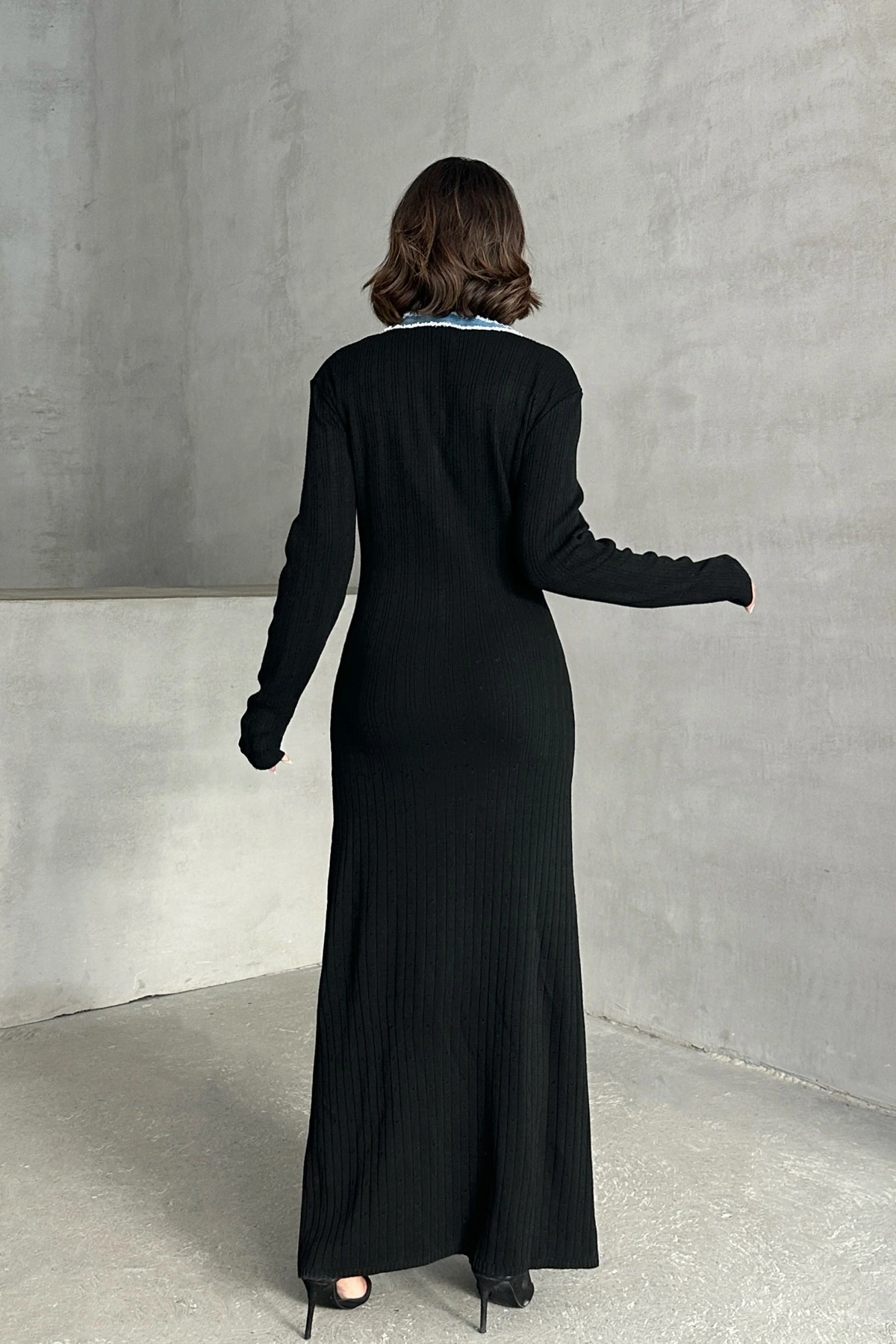 Kadın Siyah Düğmeli Jean Detaylı Uzun Triko Elbise