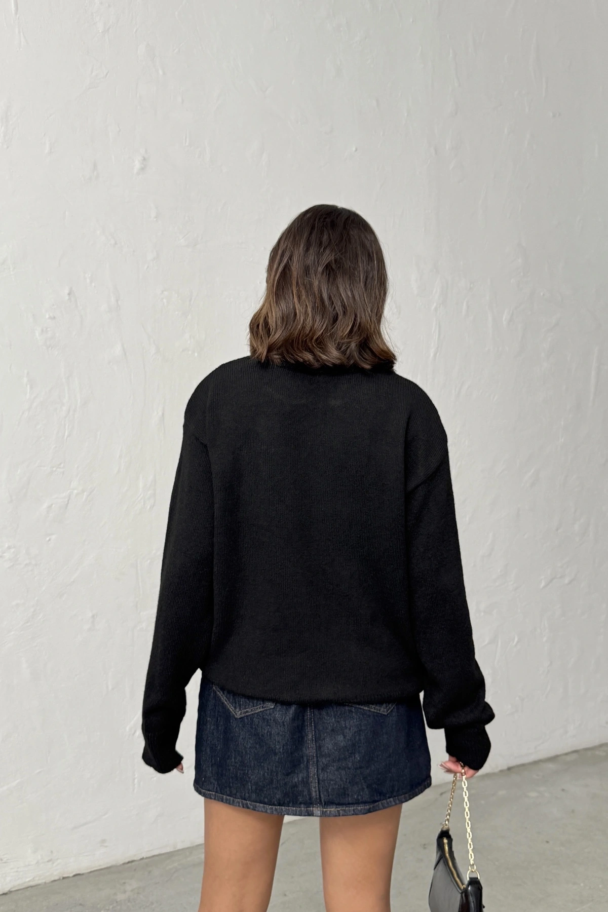 Kadın Siyah Fularlı Triko Kazak