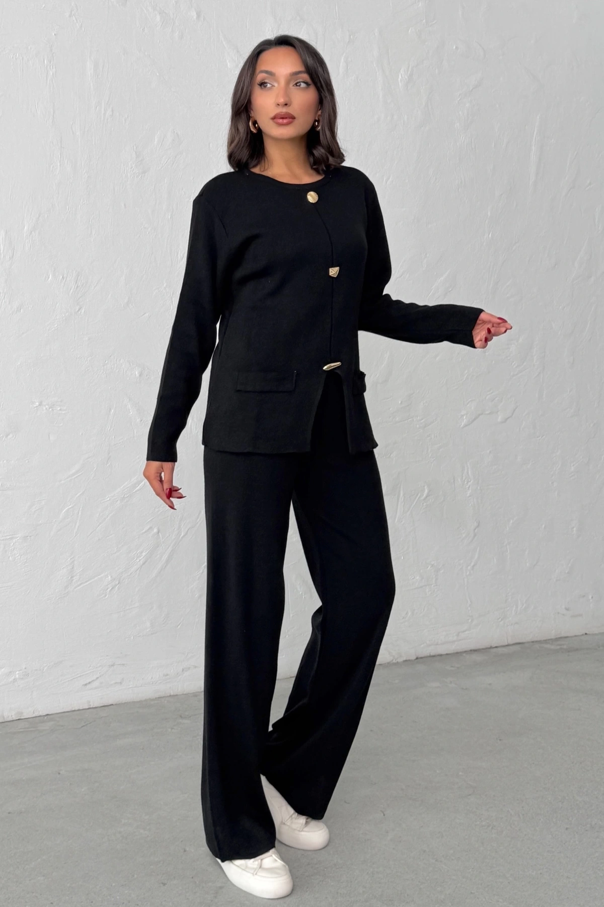 Kadın Siyah Gold Düğme Detaylı Alt Üst İkilli Triko Takım
