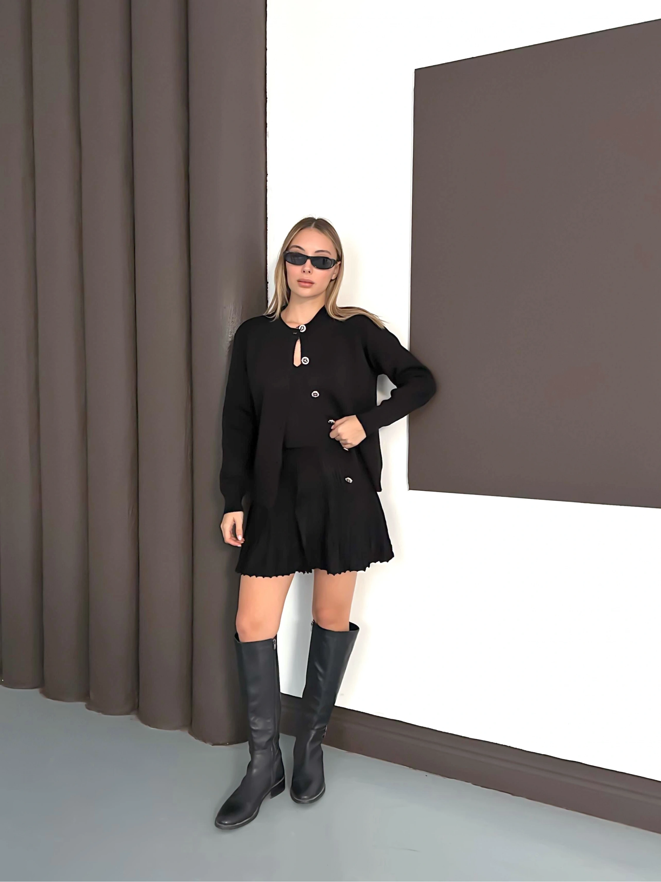 Kadın Siyah Hırka Crop Etek Üçlü Triko Takım