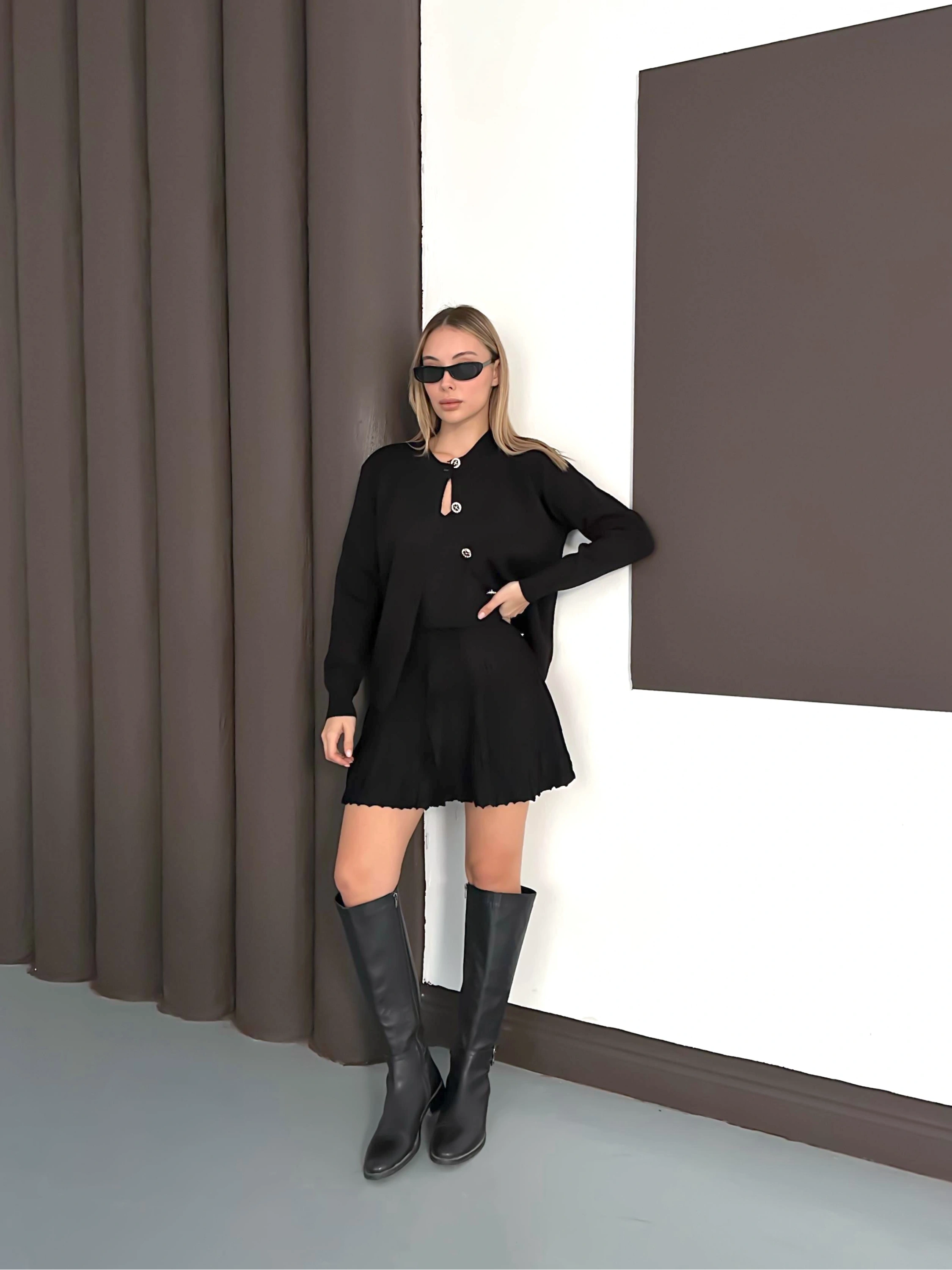 Kadın Siyah Hırka Crop Etek Üçlü Triko Takım