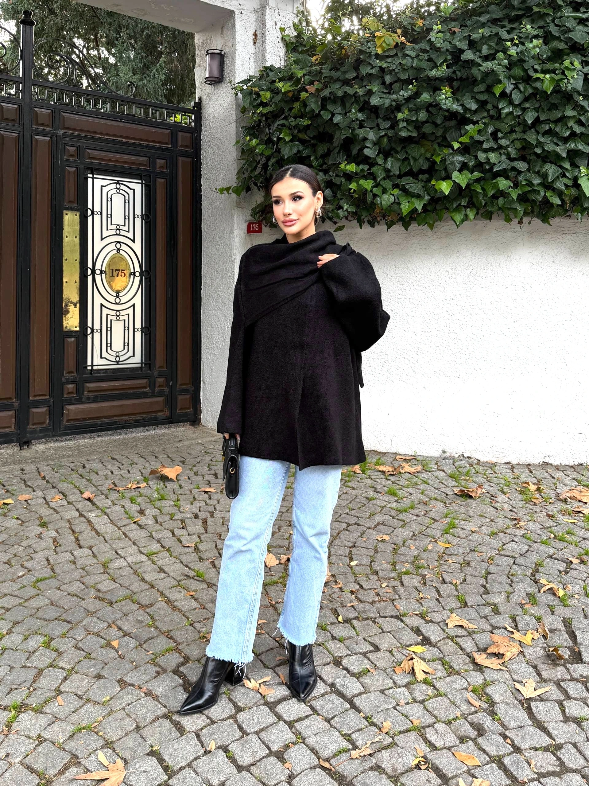 Kadın Siyah Şal Detaylı Mevsimlik Kışlık Premium Triko Ceket