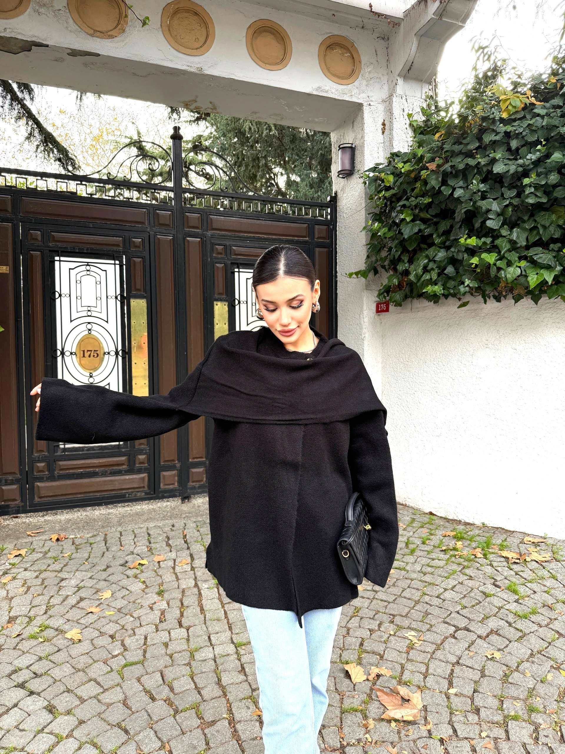 Kadın Siyah Şal Detaylı Mevsimlik Kışlık Premium Triko Ceket