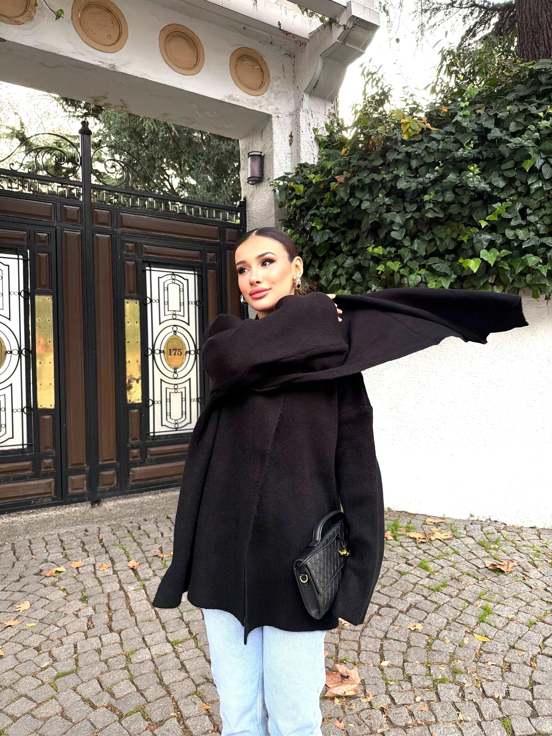 Kadın Siyah Şal Detaylı Mevsimlik Kışlık Premium Triko Ceket